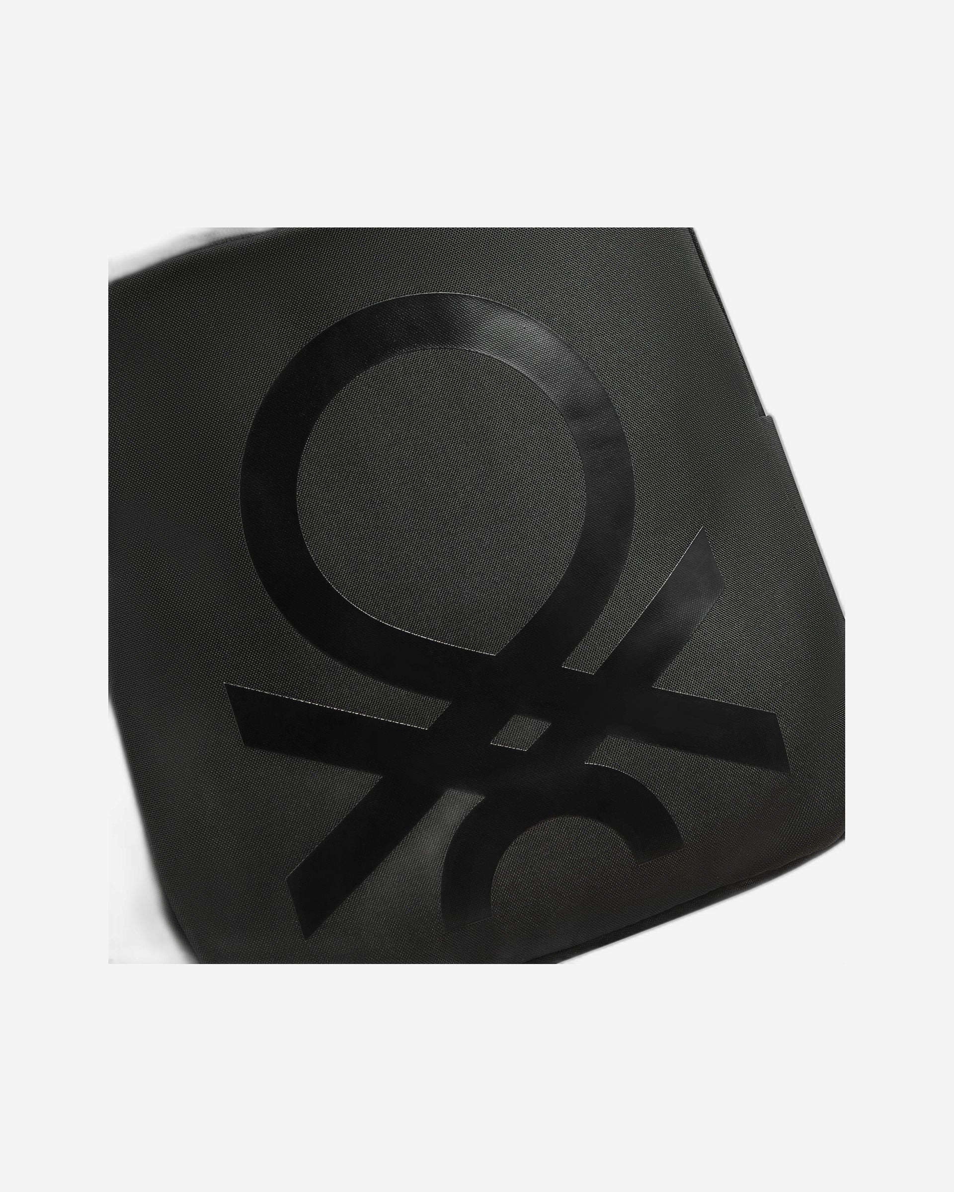 حقيبة ظهر UCB Fabrica دائرية للكمبيوتر المحمول مقاس 15.6 بوصة