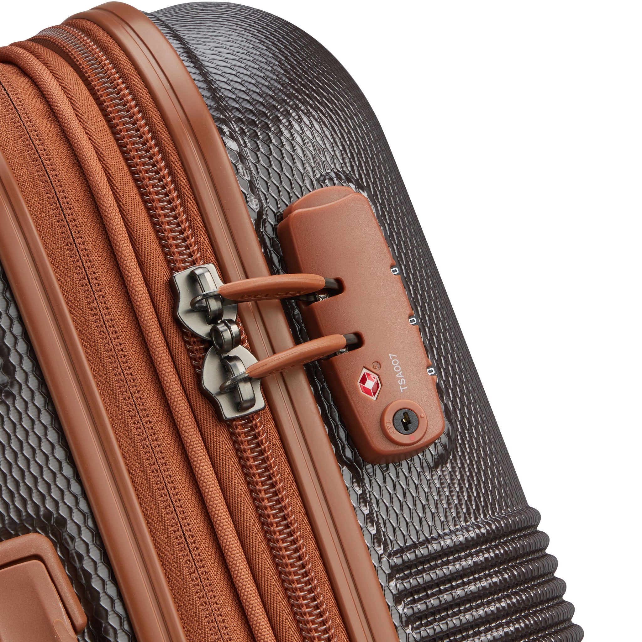 حقيبة سفر قابلة للتمدد من سلسلة FLANERIE SE من Delsey Paris مزودة بأربع عجلات مزدوجة