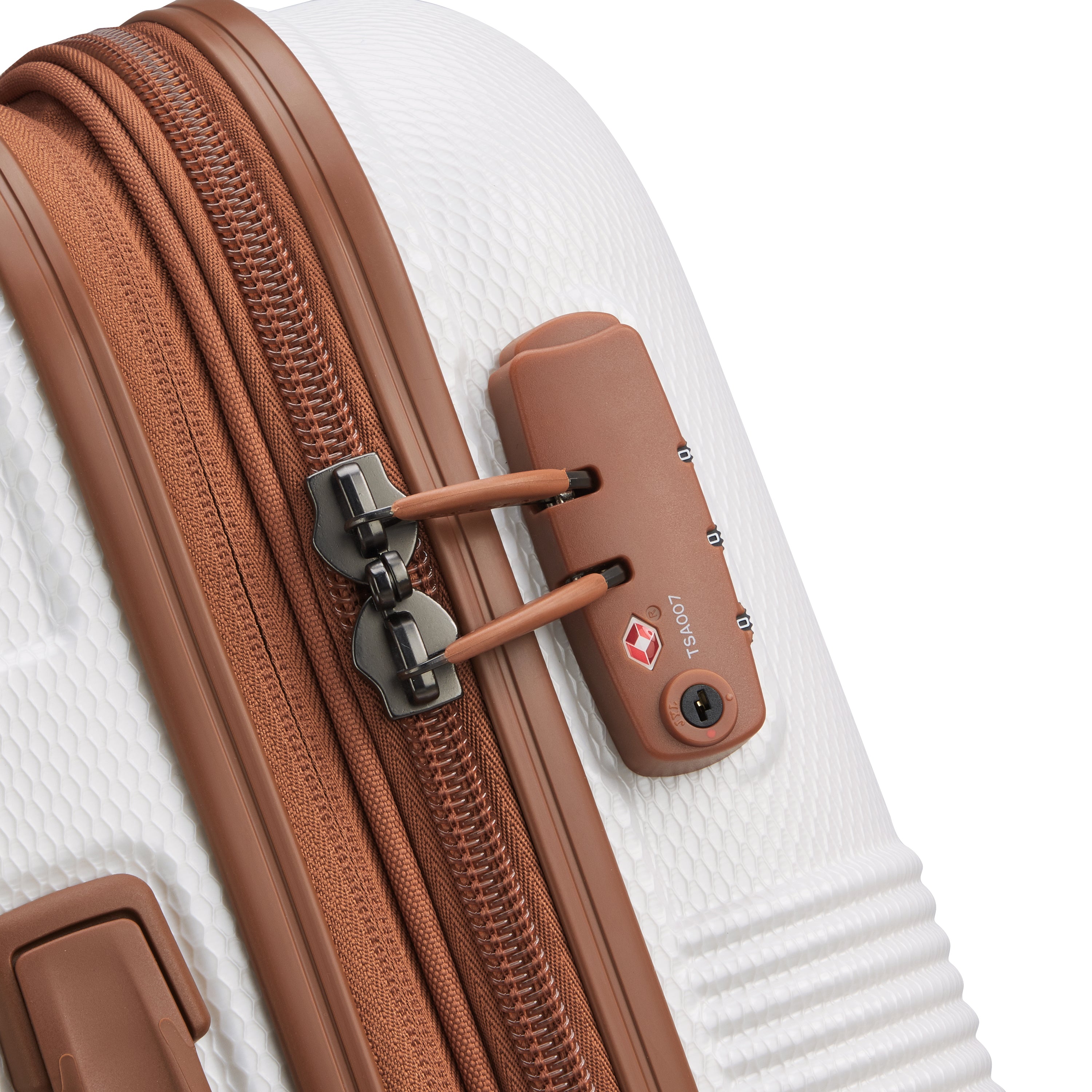 حقيبة سفر قابلة للتمدد من سلسلة FLANERIE SE من Delsey Paris مزودة بأربع عجلات مزدوجة