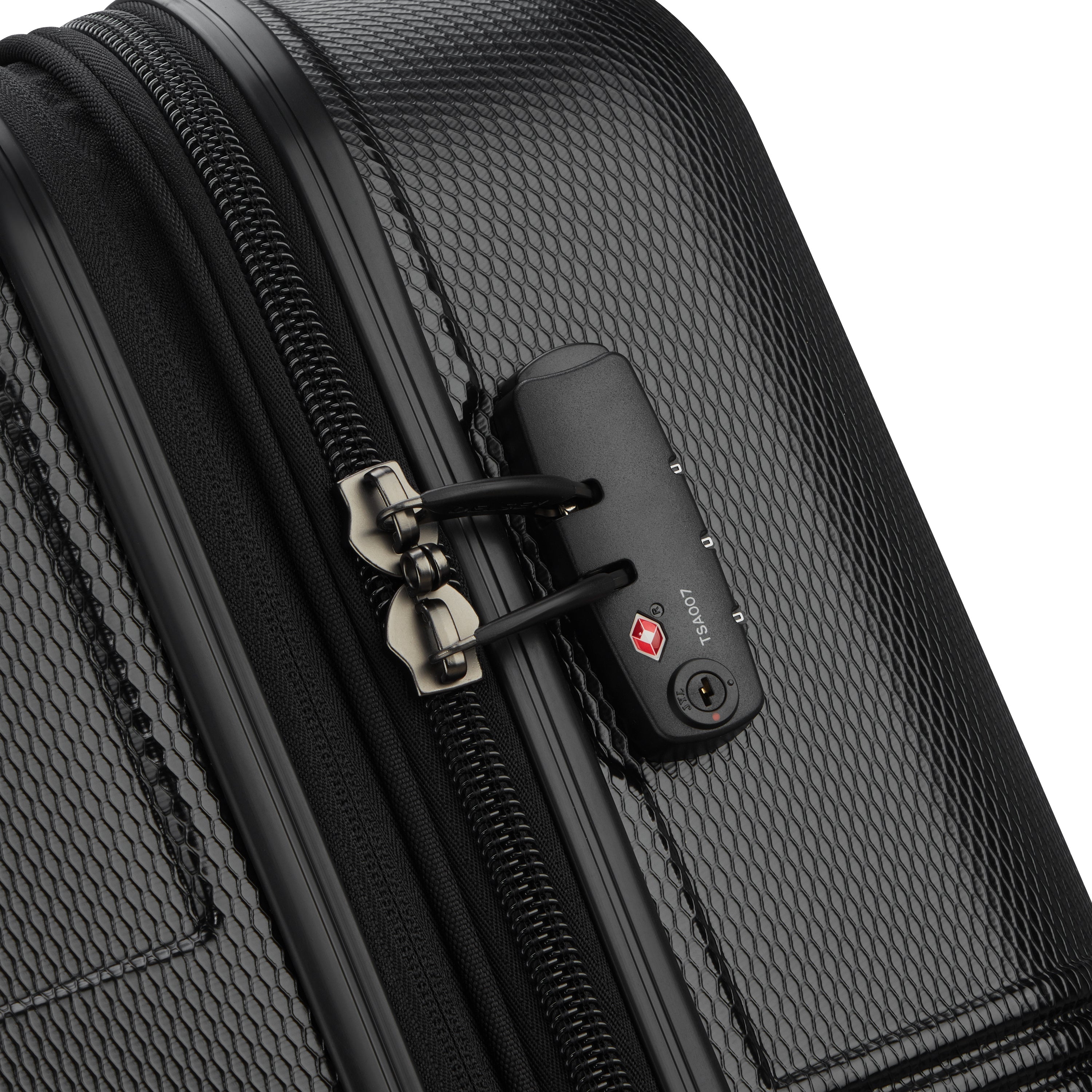 حقيبة سفر قابلة للتمدد من سلسلة FLANERIE SE من Delsey Paris مزودة بأربع عجلات مزدوجة