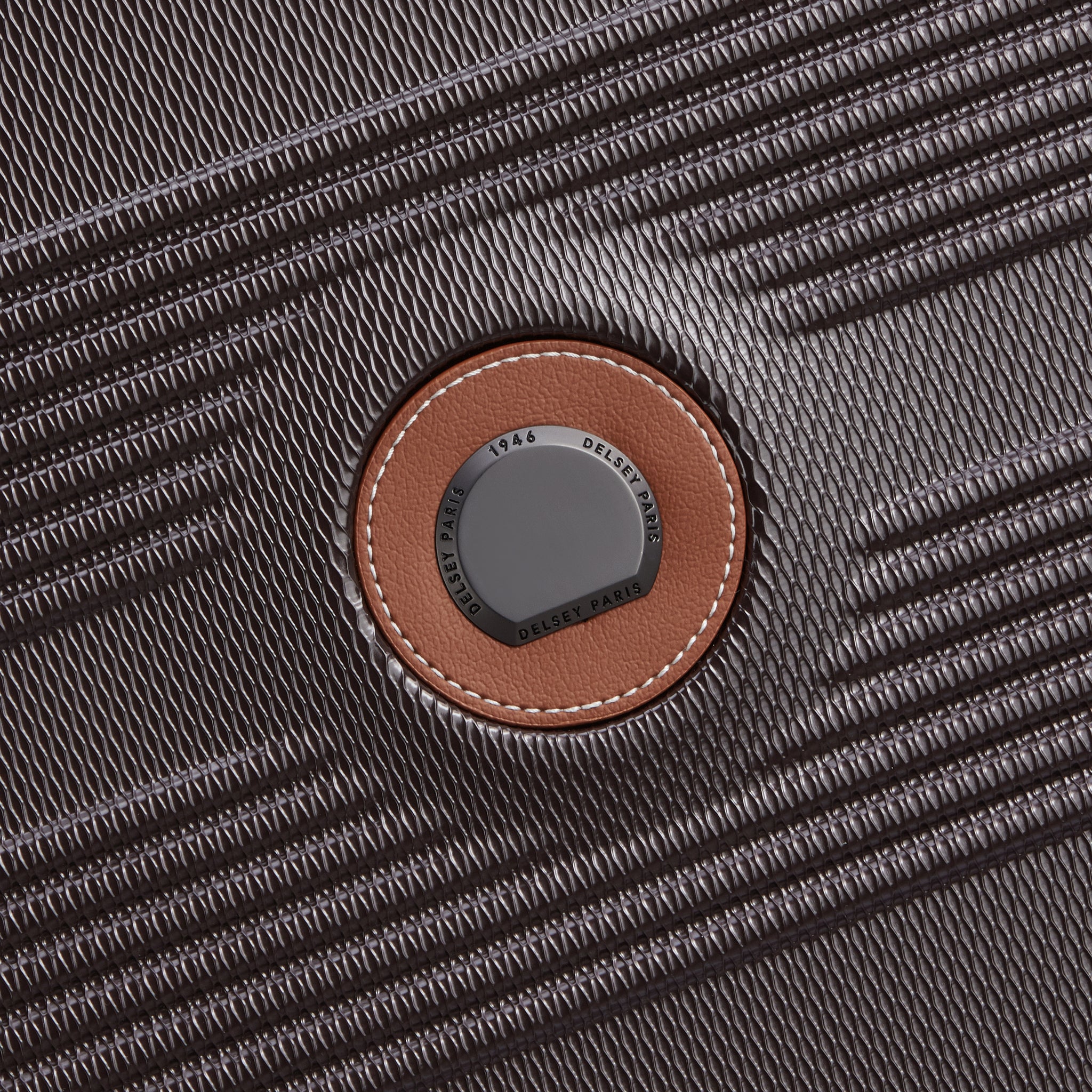 حقيبة سفر قابلة للتمدد من سلسلة FLANERIE SE من Delsey Paris مزودة بأربع عجلات مزدوجة