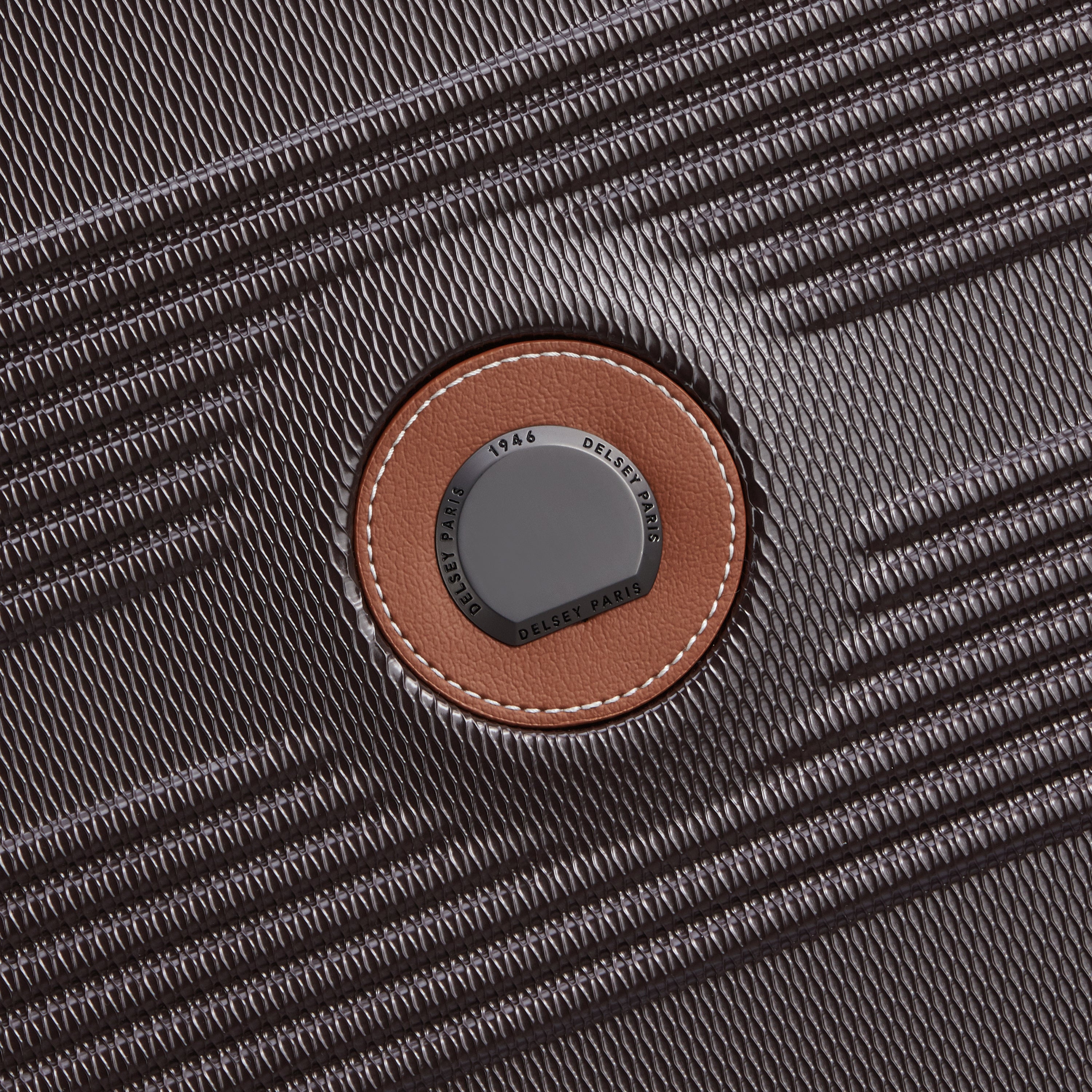 حقيبة سفر قابلة للتمدد من سلسلة FLANERIE SE من Delsey Paris مزودة بأربع عجلات مزدوجة