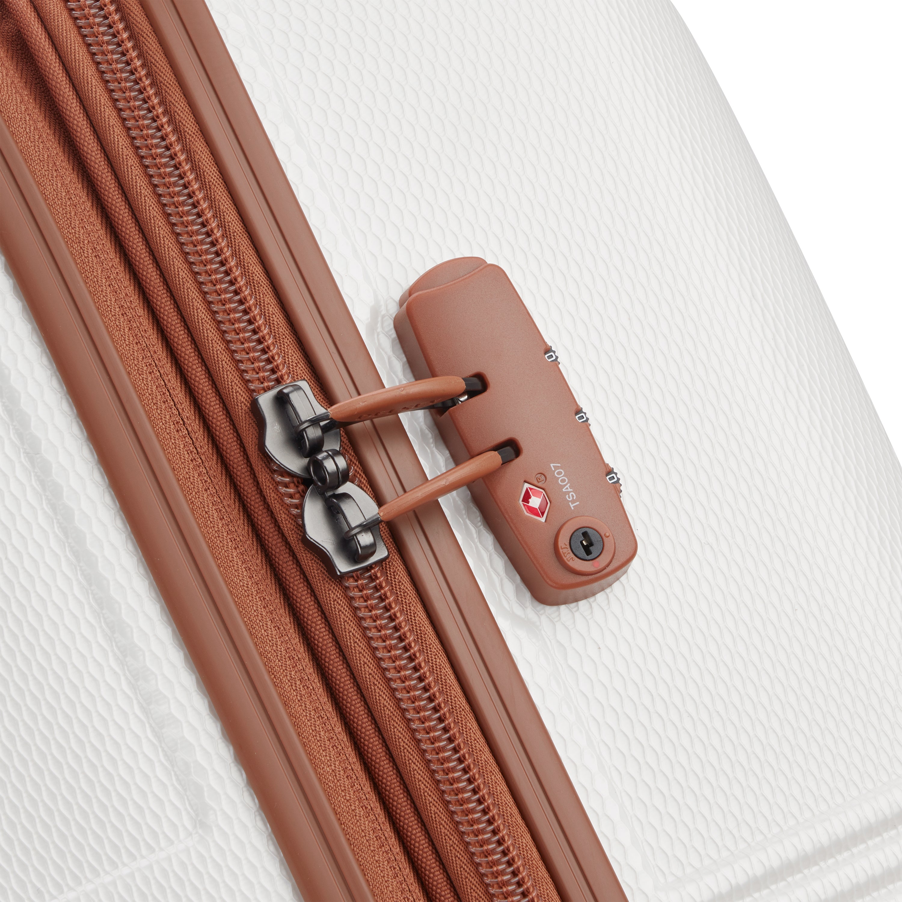 حقيبة سفر قابلة للتمدد من سلسلة FLANERIE SE من Delsey Paris مزودة بأربع عجلات مزدوجة