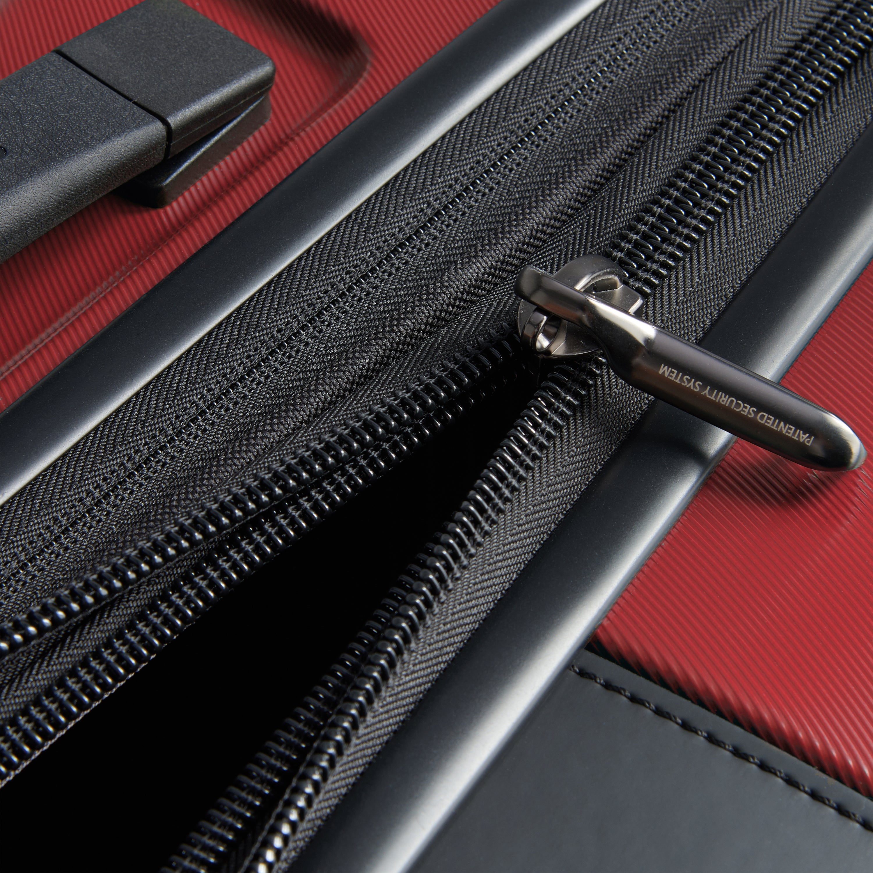 ديلسي باريس بروميناد هارد 2.0