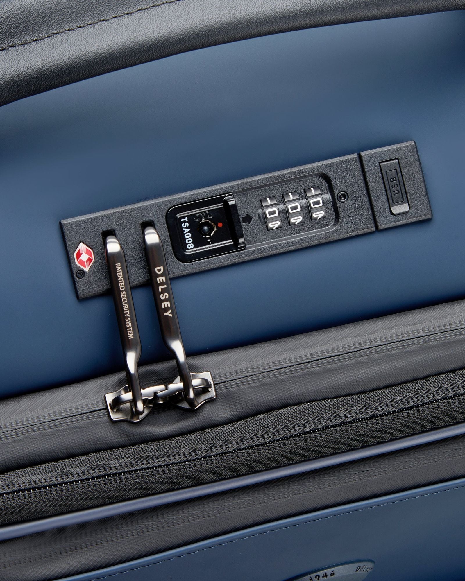 حقيبة ديلسي باريس تورين 2.0 ذات العجلات الأربع القابلة للتوسيع ذات الغطاء الناعم