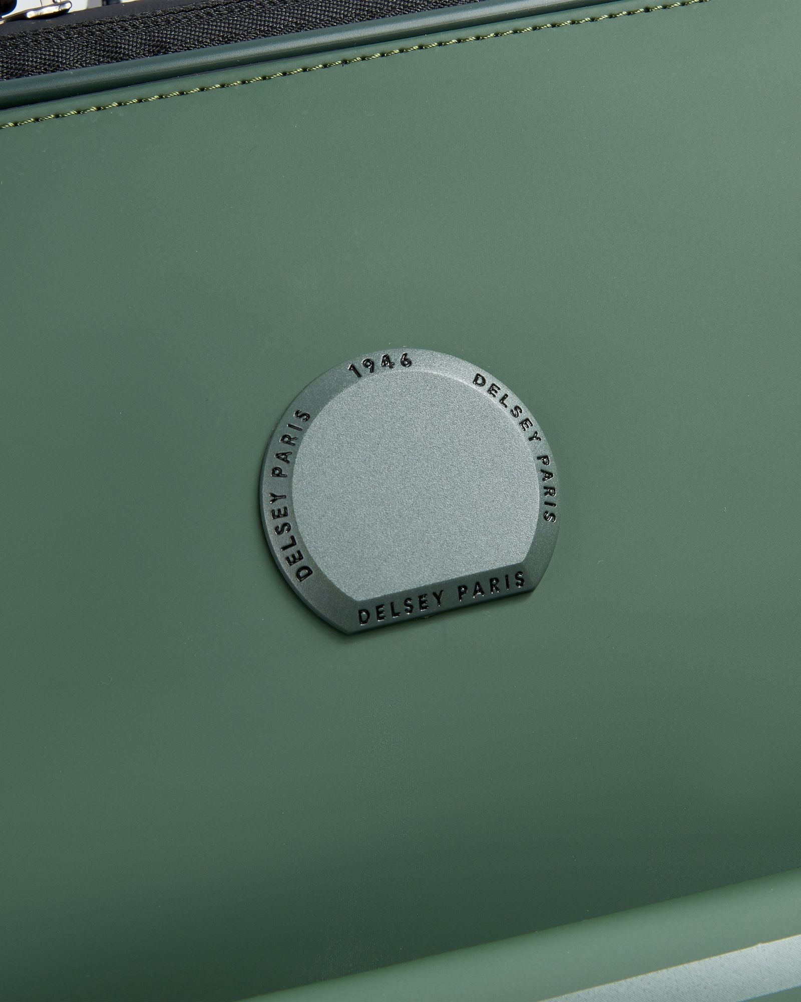 حقيبة ديلسي باريس تورين 2.0 ذات العجلات الأربع القابلة للتوسيع ذات الغطاء الناعم