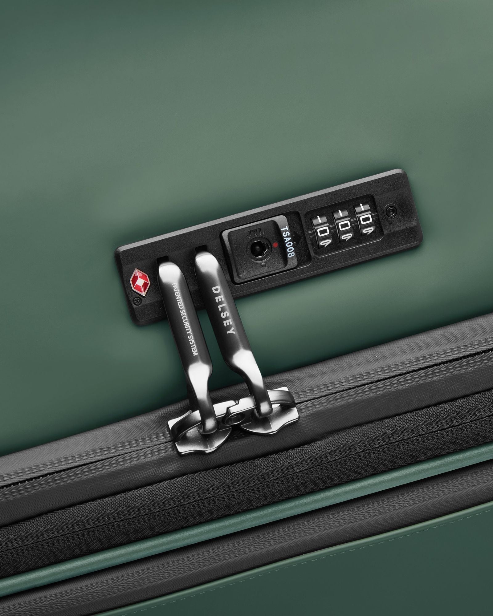 حقيبة ديلسي باريس تورين 2.0 ذات العجلات الأربع القابلة للتوسيع ذات الغطاء الناعم