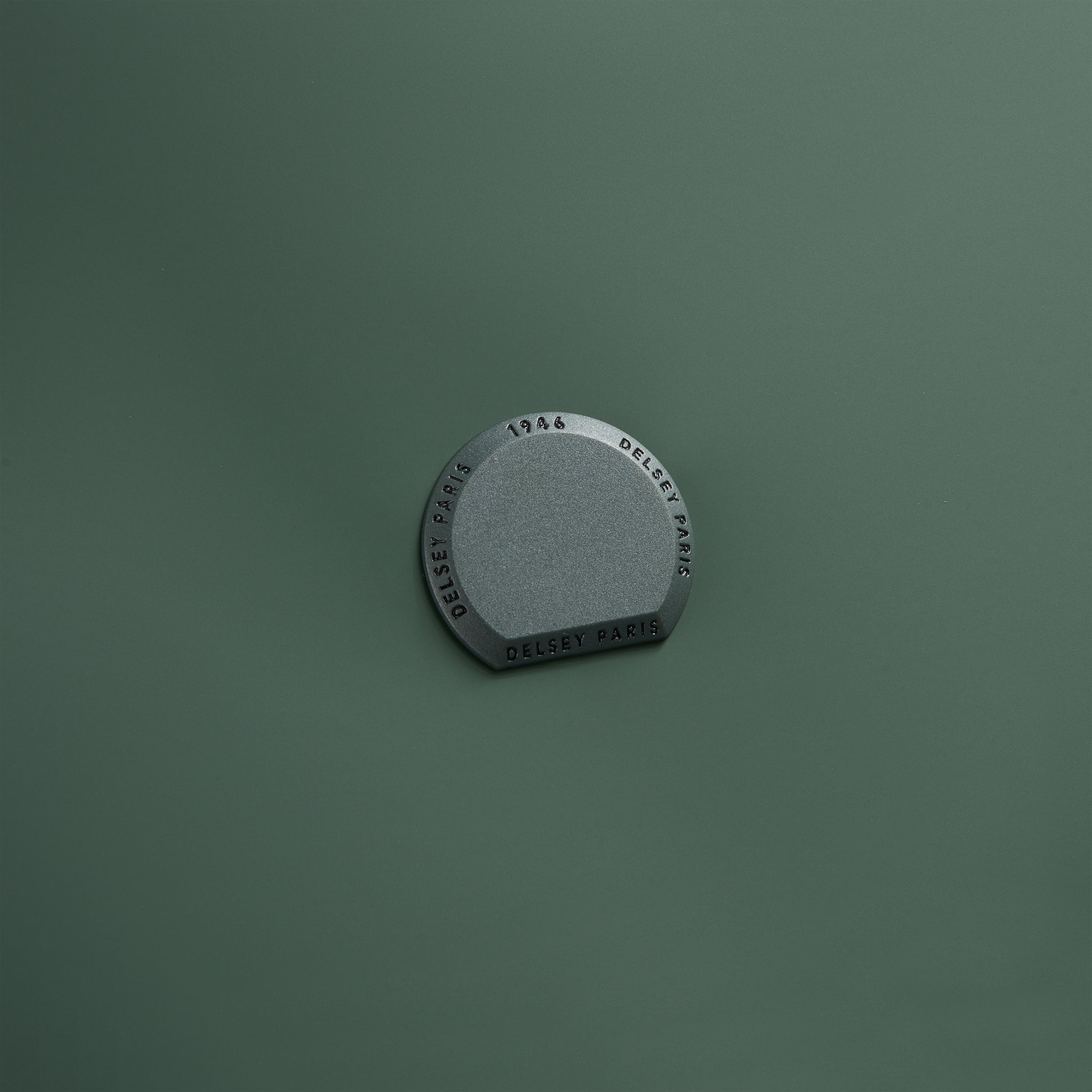 حقيبة ديلسي باريس تورين 2.0 ذات العجلات الأربع القابلة للتوسيع ذات الغطاء الناعم