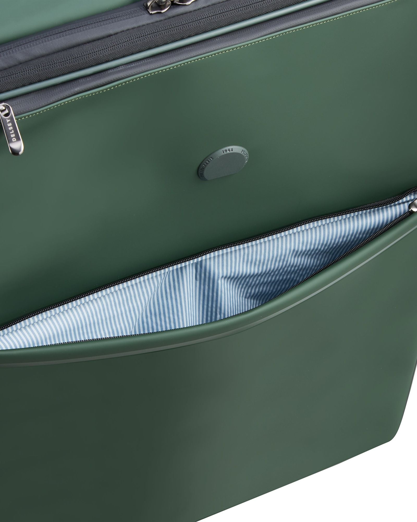 حقيبة ديلسي باريس تورين 2.0 ذات العجلات الأربع القابلة للتوسيع ذات الغطاء الناعم