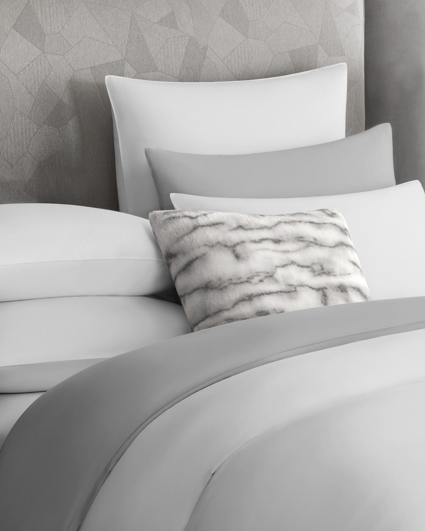 Togas Avari Pillowcase Set in White