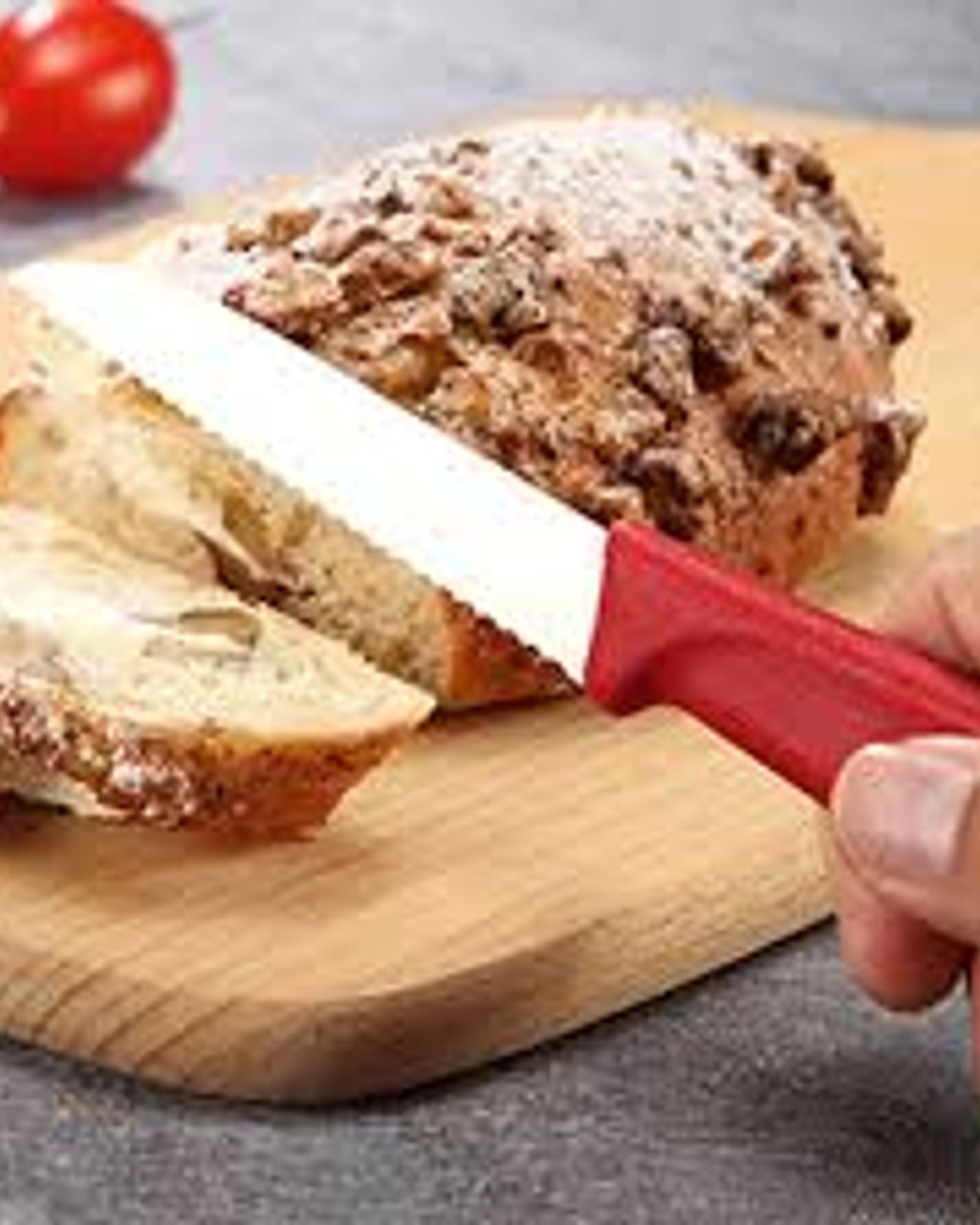 سكين تقشير فيكتورينوكس سويس كلاسيك أحمر مموج، شفرة 8 سم - 6.7431