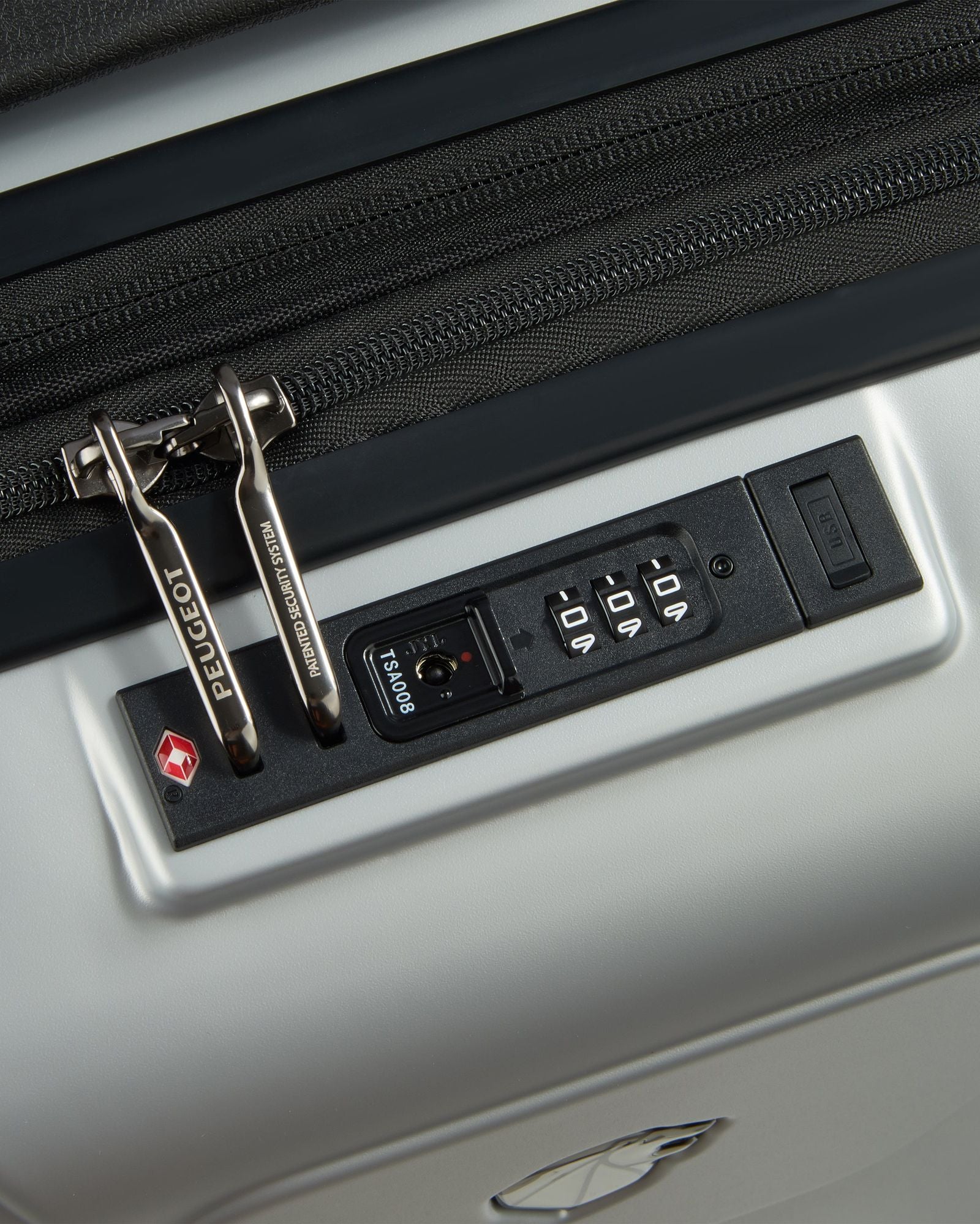 حقيبة أمتعة بيجو زيب هارد كيس بأربع عجلات مزدوجة قابلة للتمدد