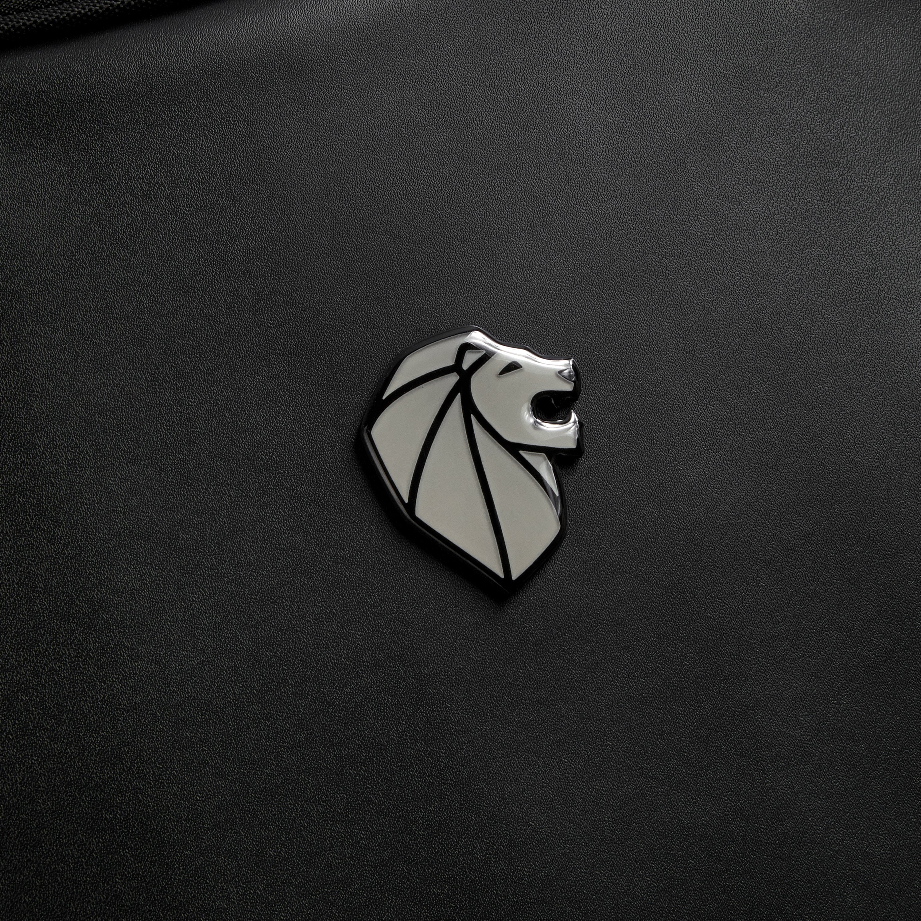 حقيبة بيجو زيب الصلبة ذات العجلات الأربع المزدوجة