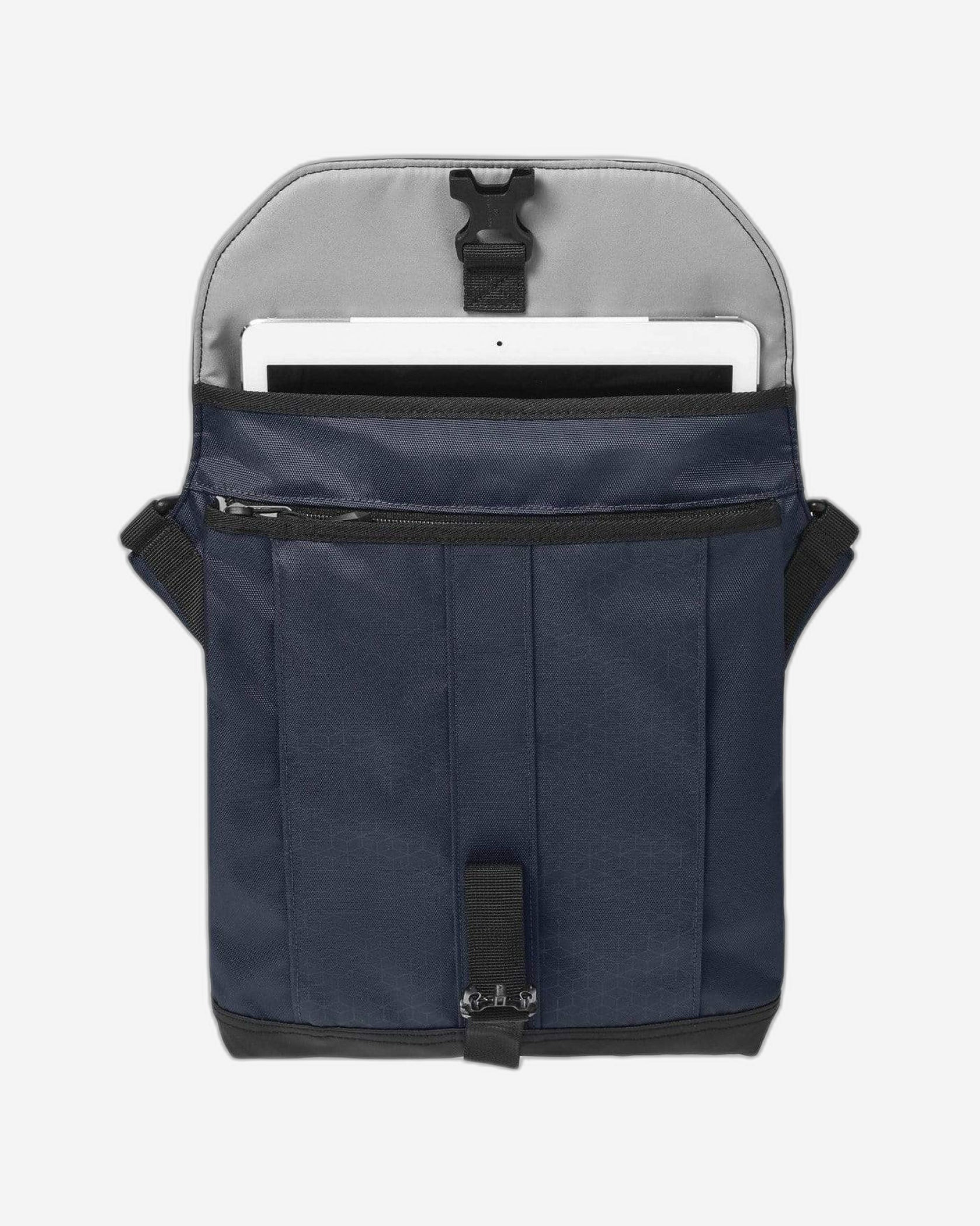 فيكتورينوكس ألمونت الأصلي ذو الغطاء القابل للطي