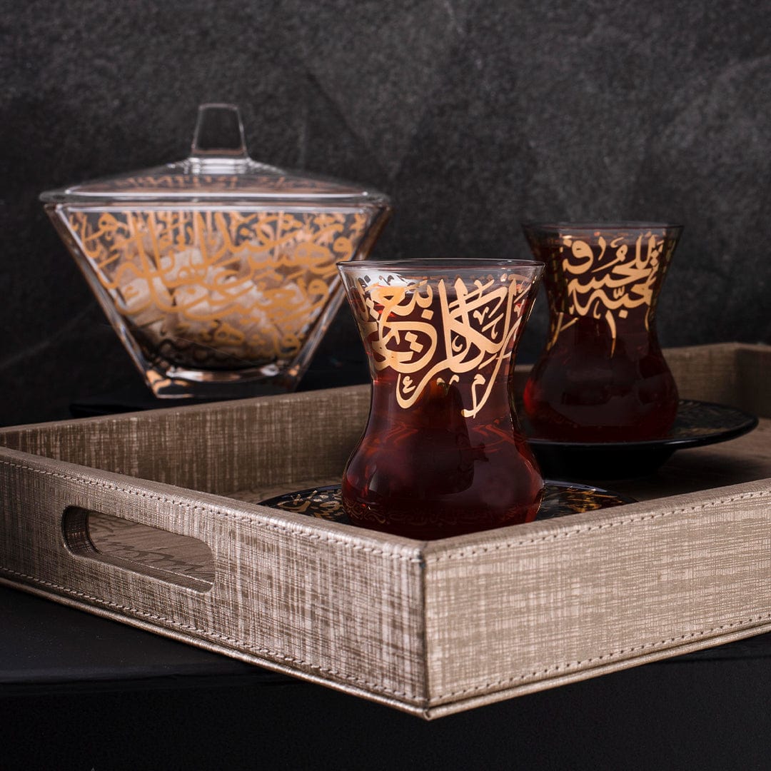 مجموعة ديملاج كريم من 6 فناجين شاي وصحون (ذهبي)