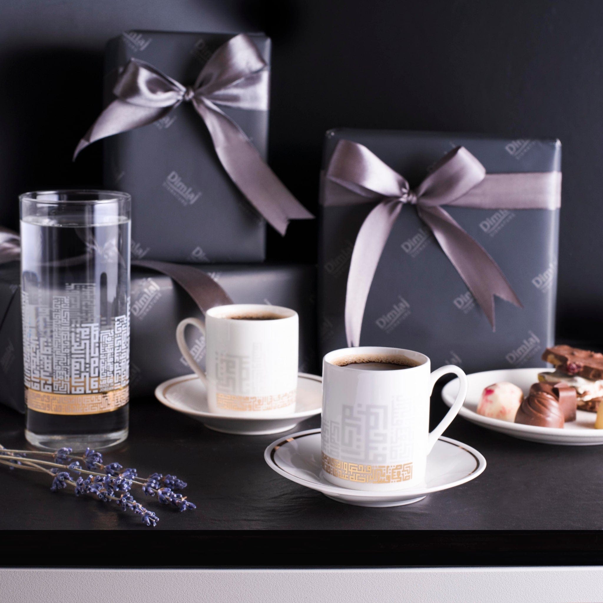 مجموعة ديملاج أبراج من 6 فناجين قهوة (ذهبي)