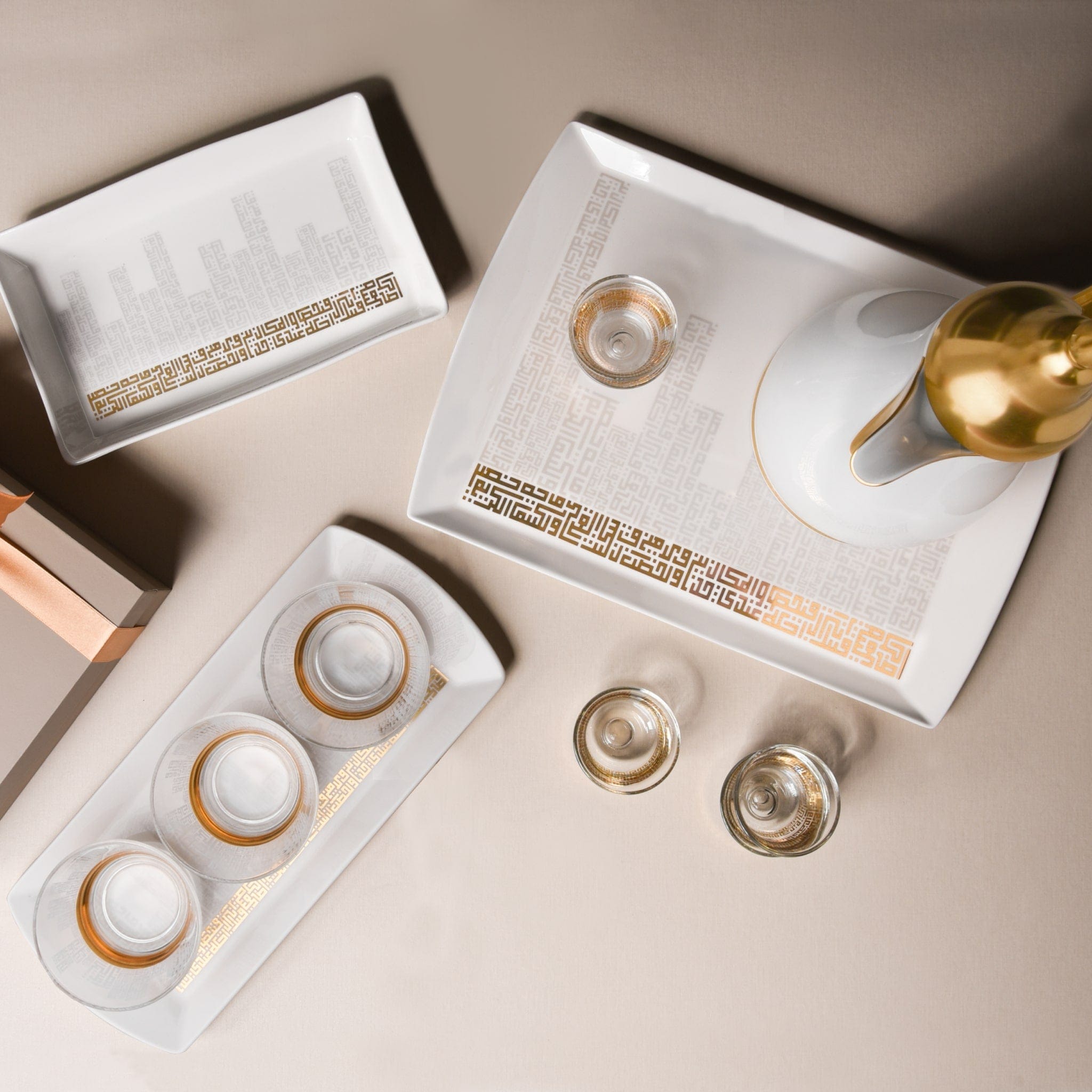 طبق ديملاج أبراج مستطيل متوسط الحجم (ذهبي)