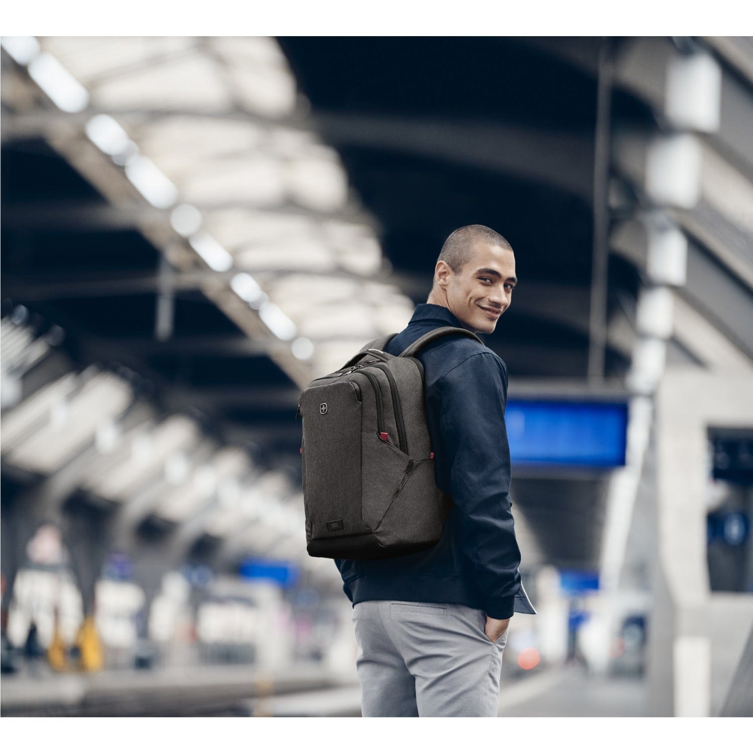 حقيبة ظهر Wenger Mx Professional للكمبيوتر المحمول مقاس 16 بوصة مع جيب للكمبيوتر اللوحي - رمادي - 611641