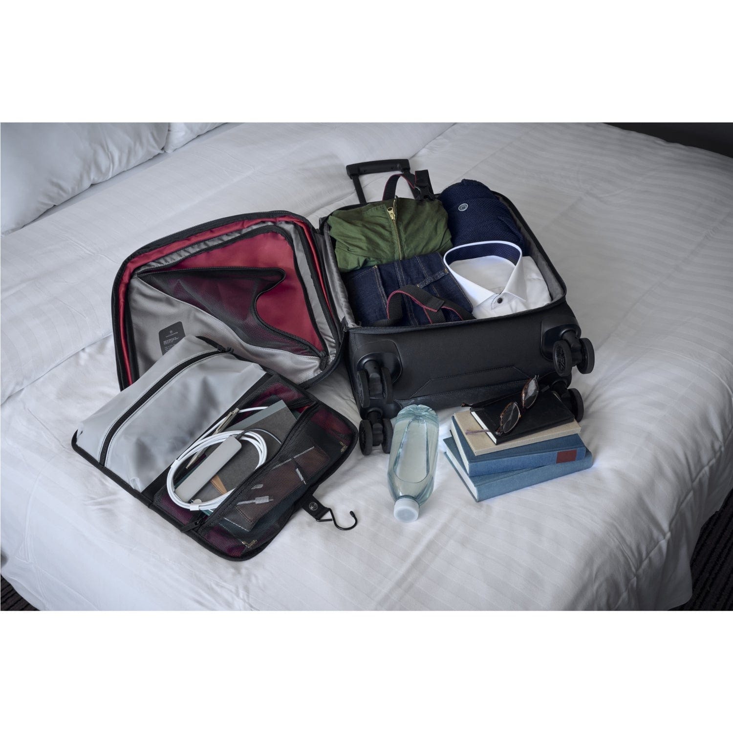 حقيبة سفر فيكتورينوكس كروس لايت القابلة للتوسيع