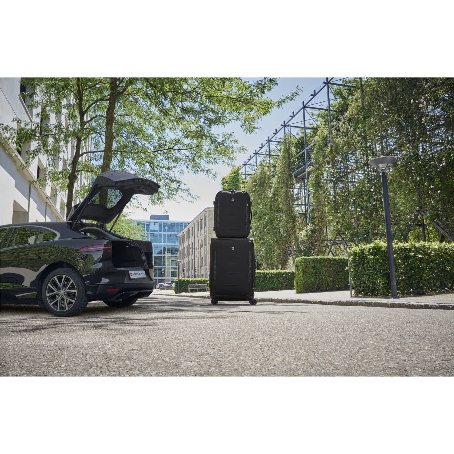 حقيبة فيكتورينوكس كروس لايت القابلة للتوسيع لتسجيل الوصول