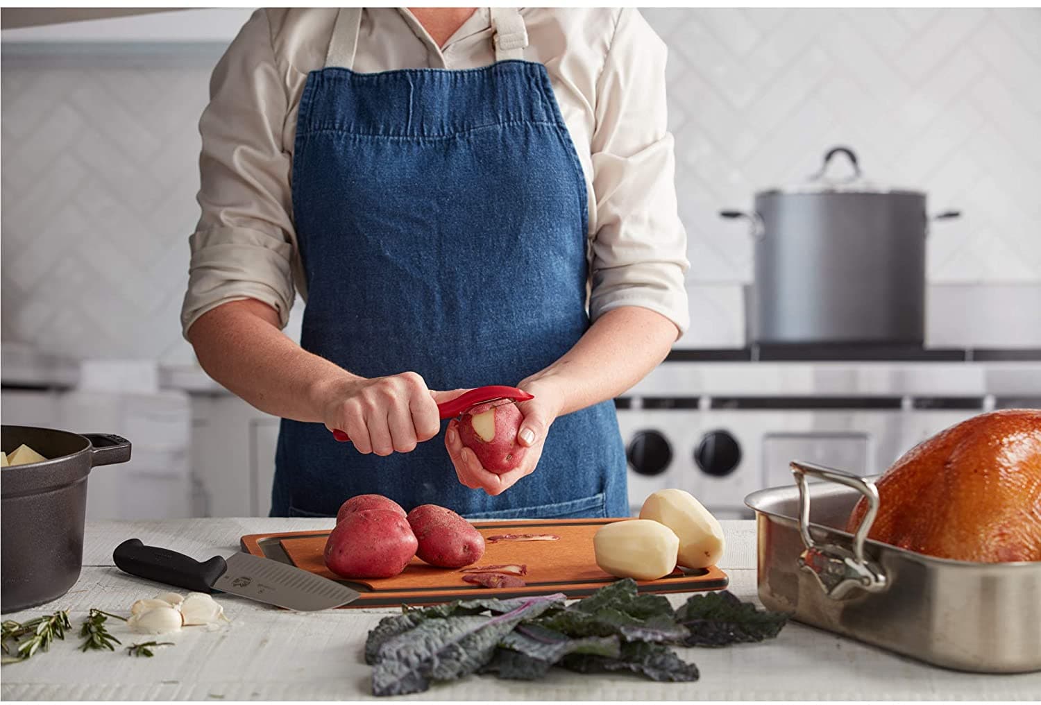 مقشرة فيكتورينوكس العالمية الصفراء ذات الحافة الحادة للغاية - 7.6075.8