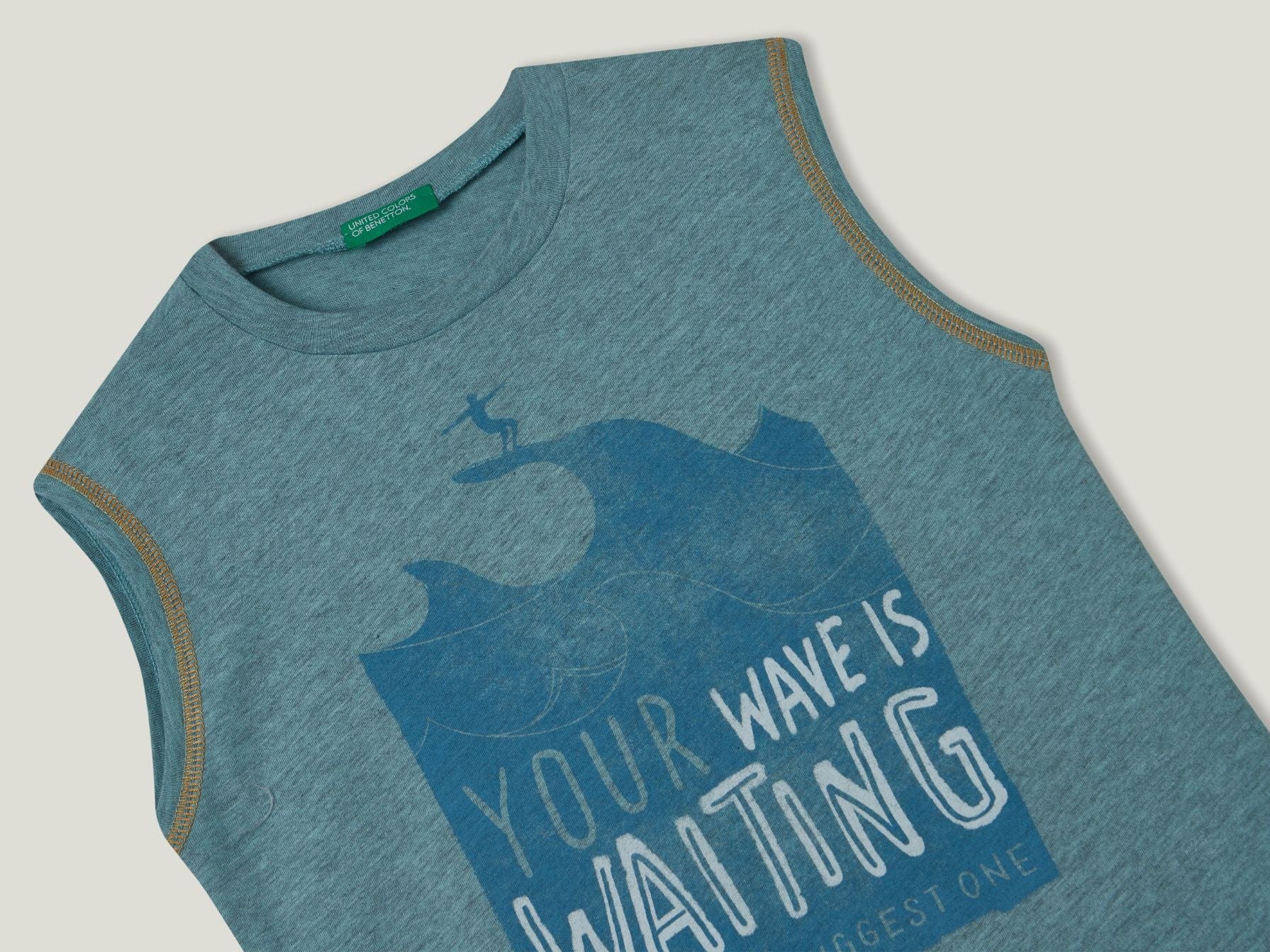 تانك توب مارل مع شعار