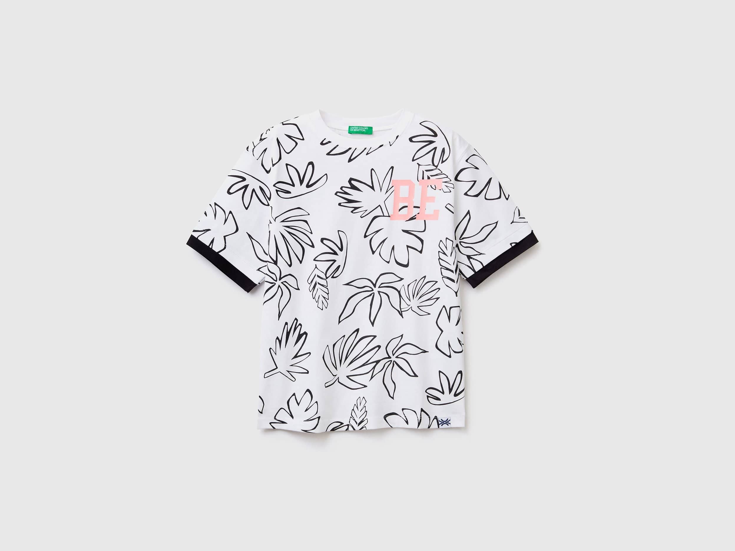 T-shirt with exotic print