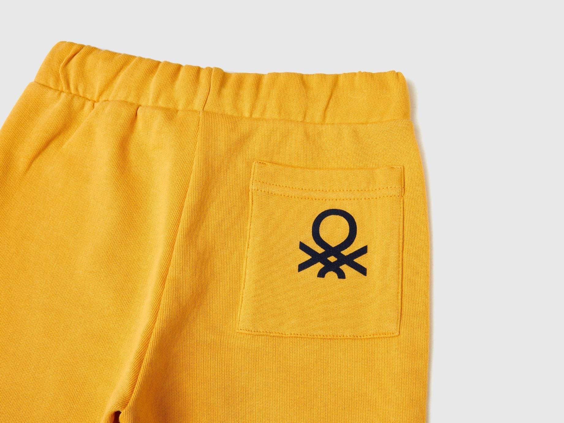 بنطال رياضي مع جيب