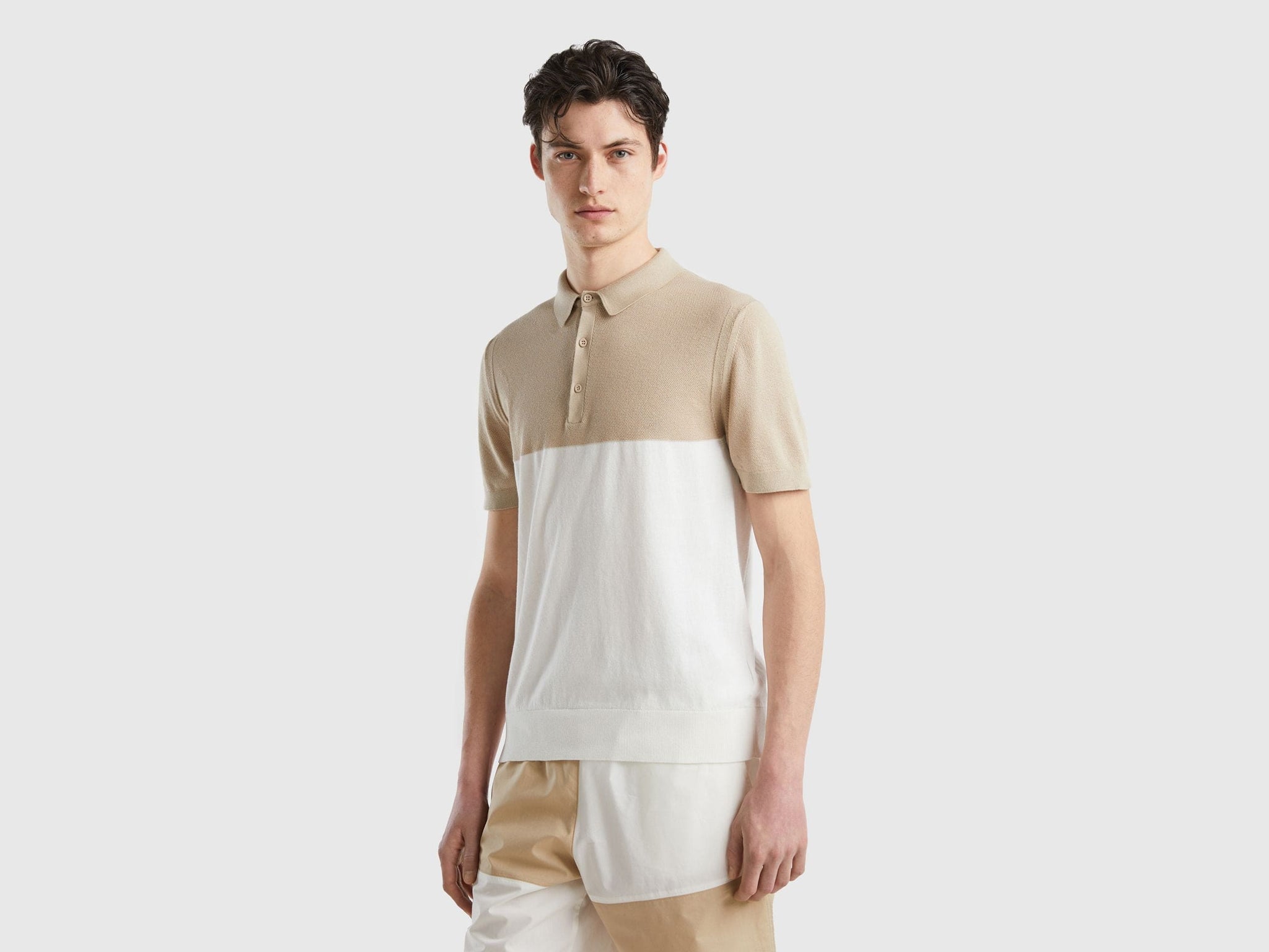 قميص بولو محبوك بألوان متعددة