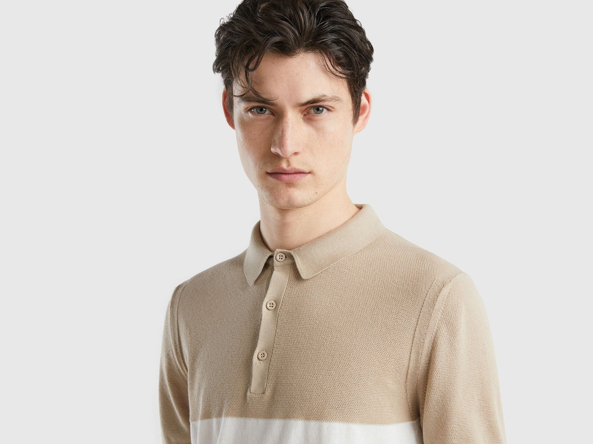 قميص بولو محبوك بألوان متعددة