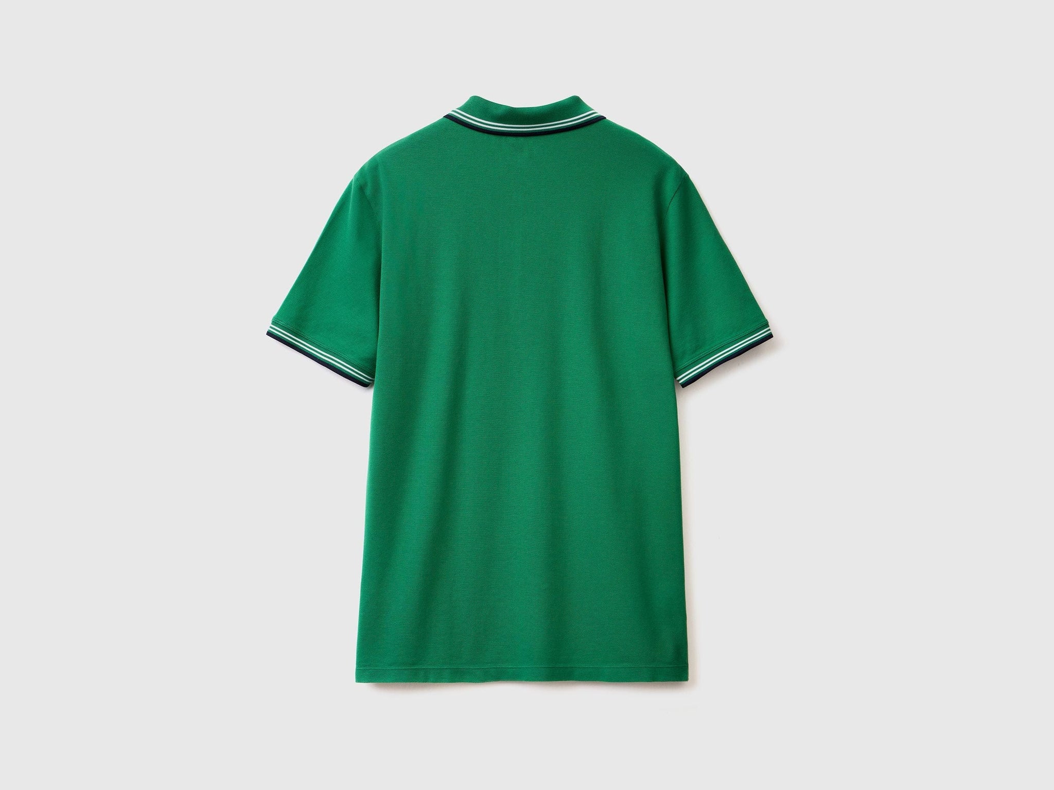 قميص بولو من القطن المطاطي بأكمام قصيرة