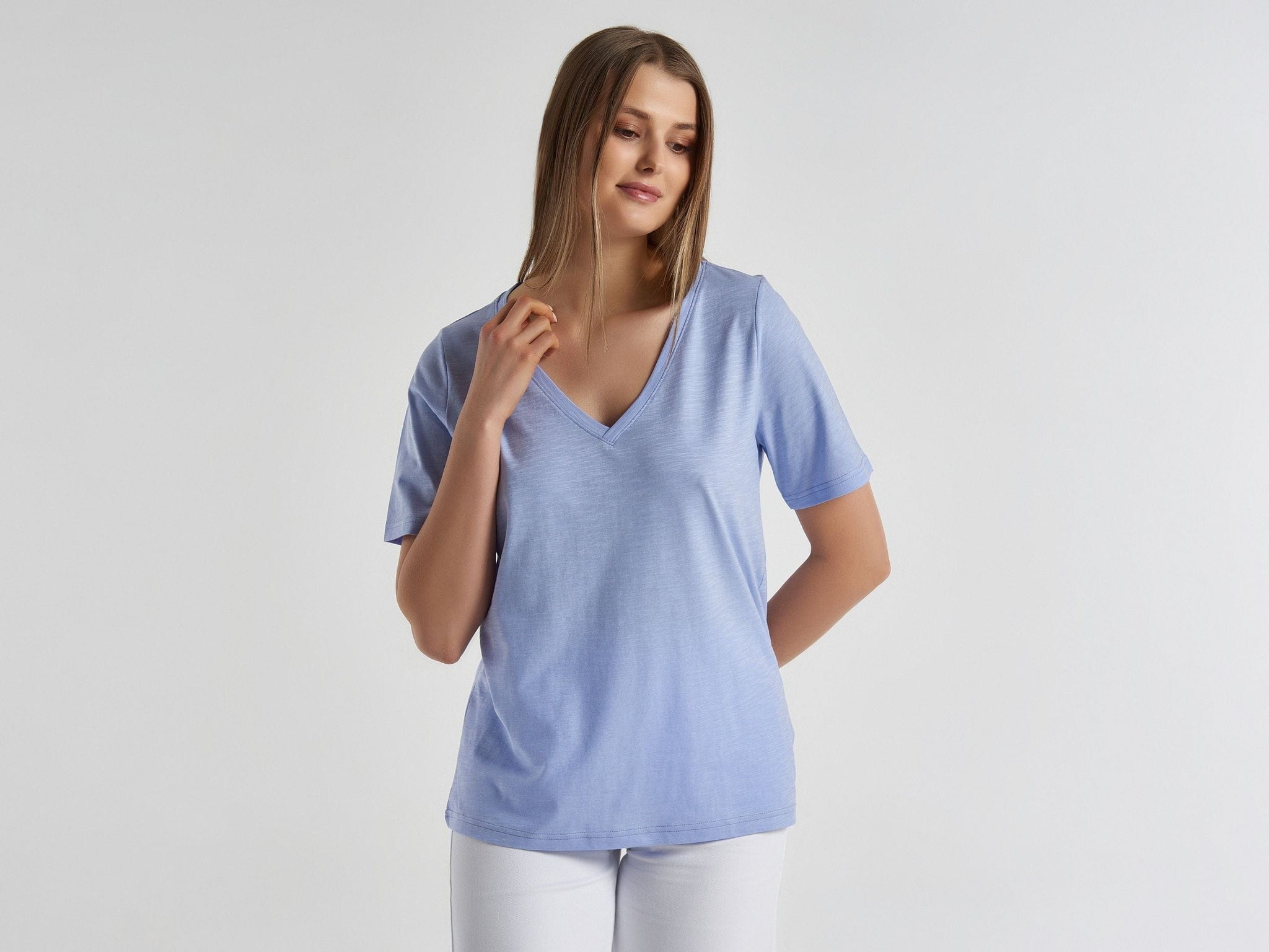 V-neck t-shirt in slub cotton