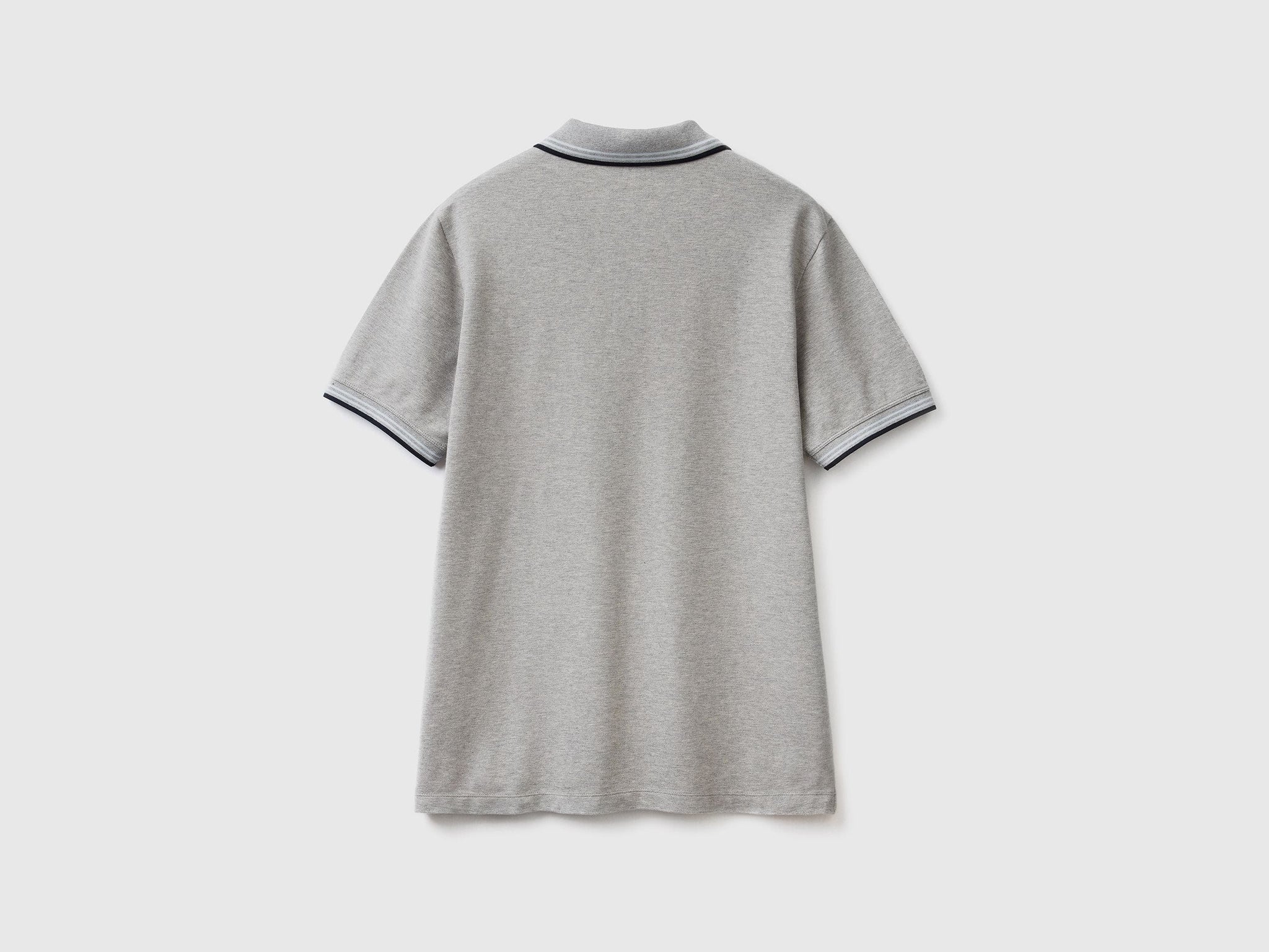 قميص بولو من القطن المطاطي بأكمام قصيرة