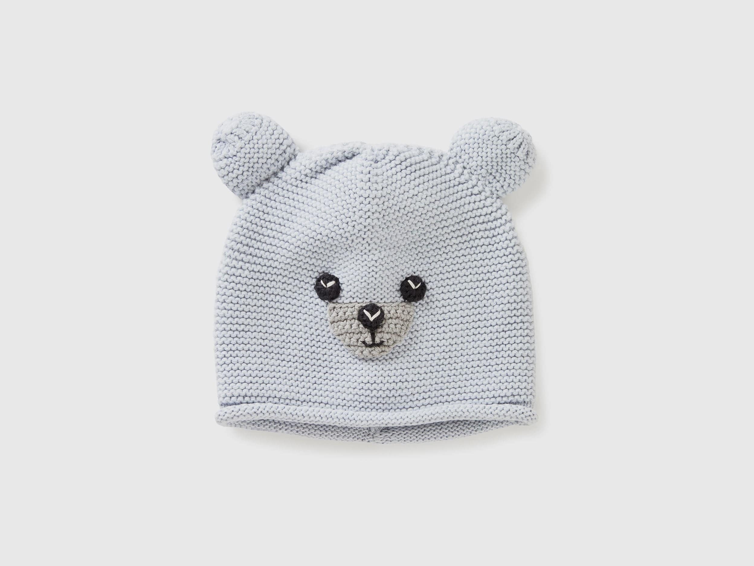 Tricot hat with applique