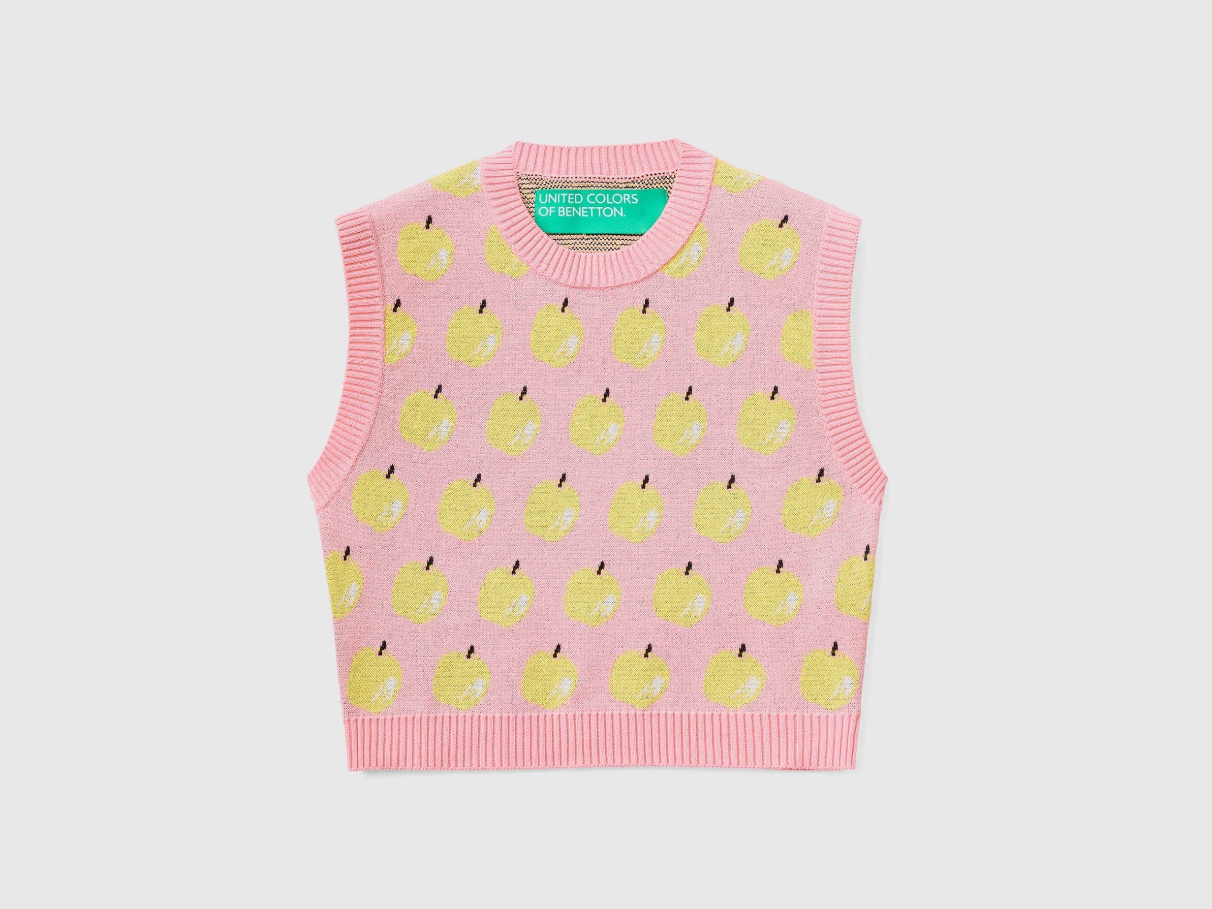 Vest with fruit pattern
