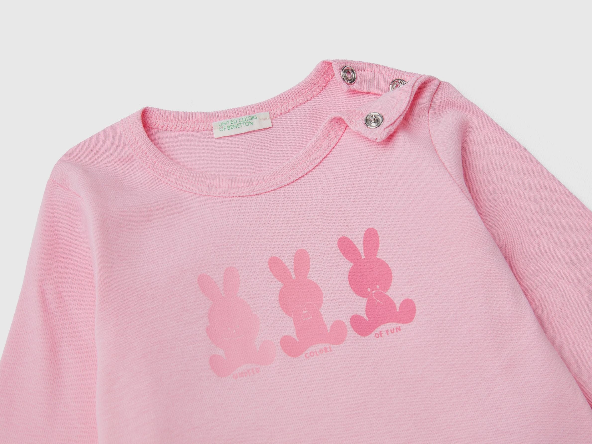 تي شيرت بأكمام طويلة مصنوع من القطن العضوي بنسبة 100%