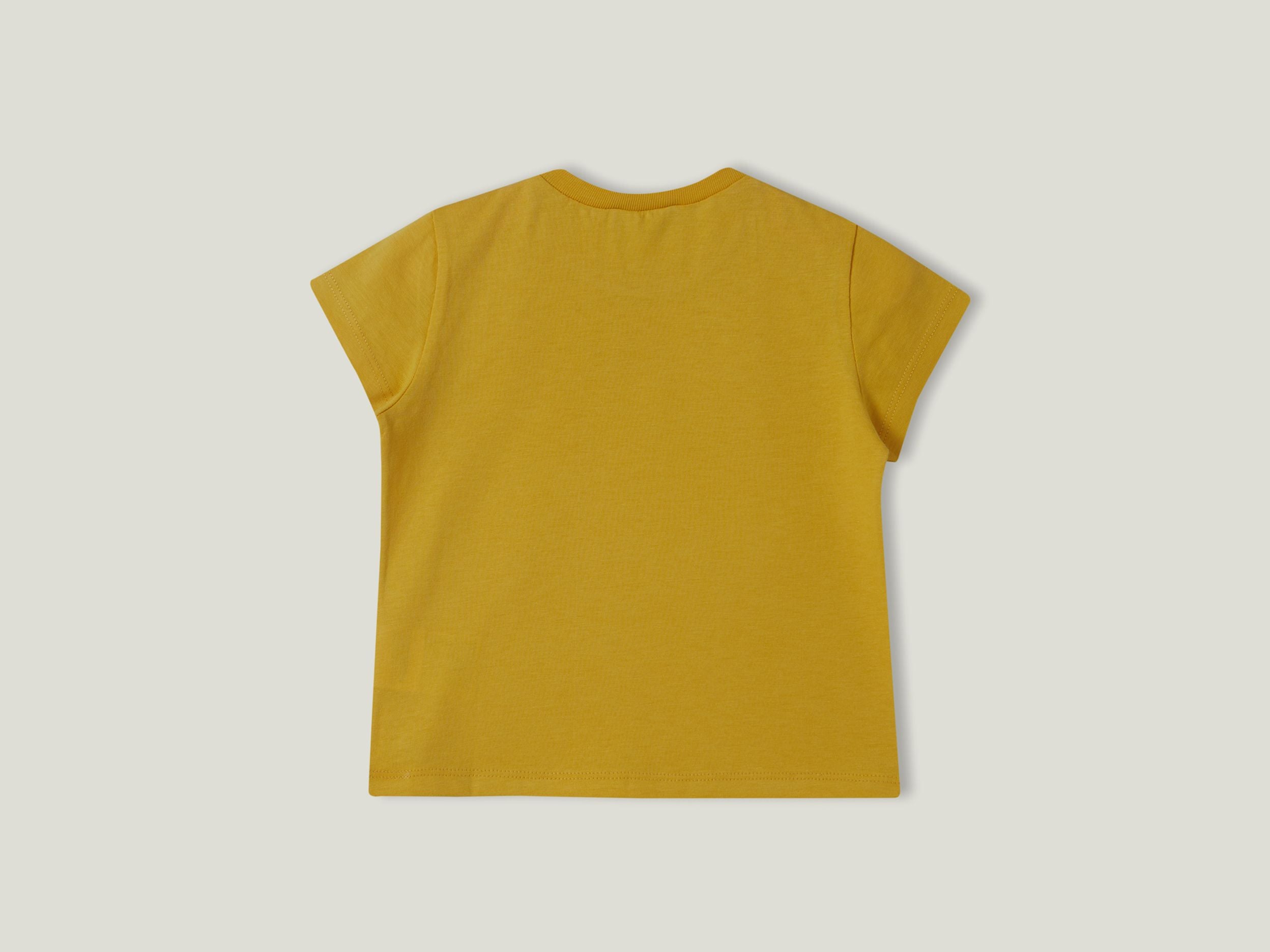 تي شيرت برقبة دائرية مع طباعة