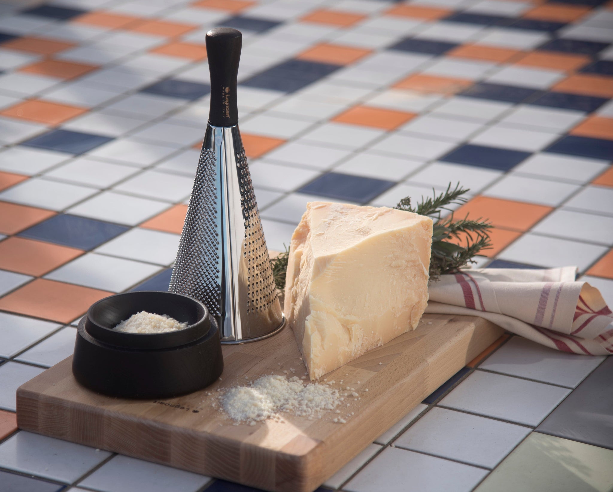 مبشرة الجبنة المخروطية من ليجنوارت، حجم كبير Gc-21