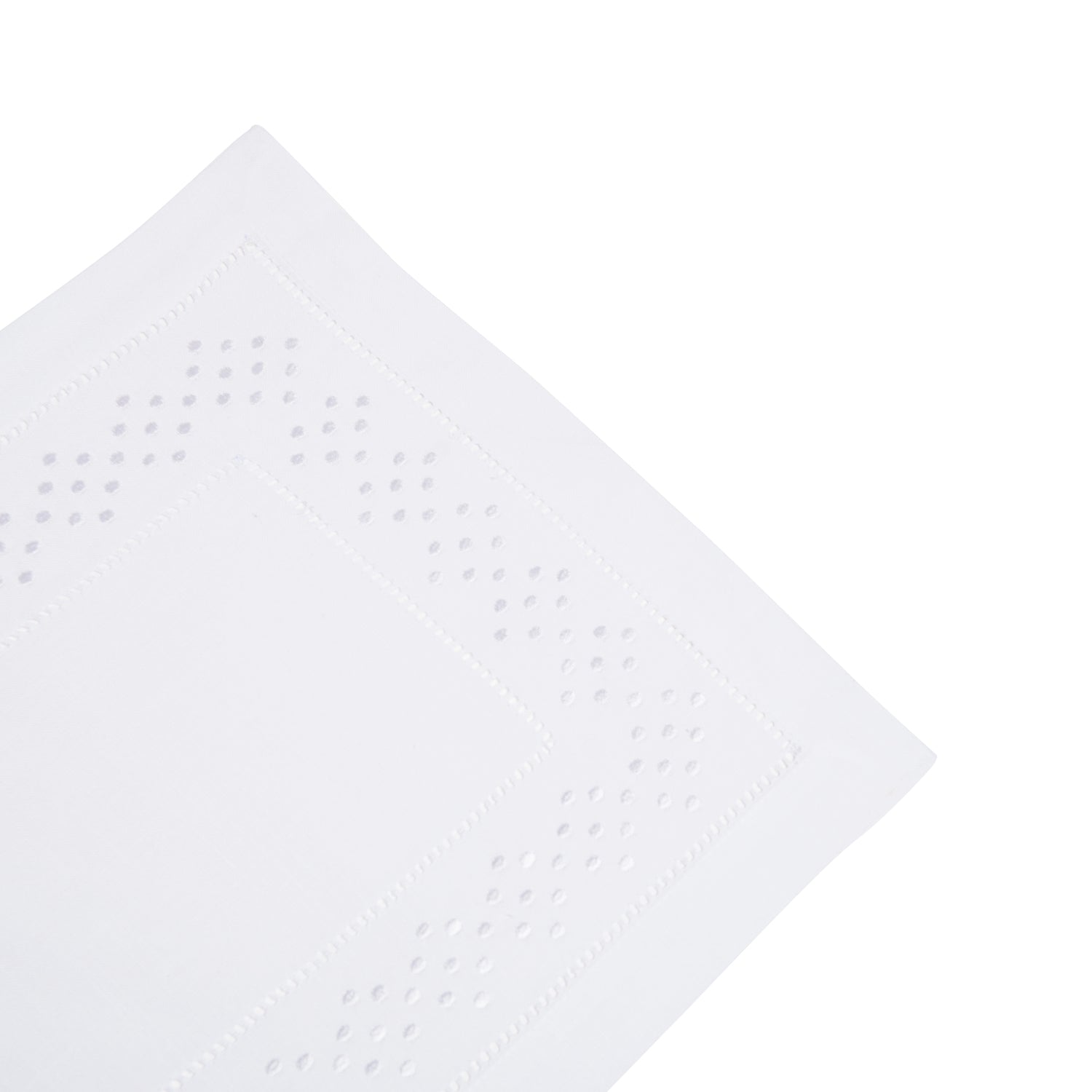 مفرش طاولة من باراماونت بولي كتان أبيض صناعي مع تطريز بغرزة جانبية