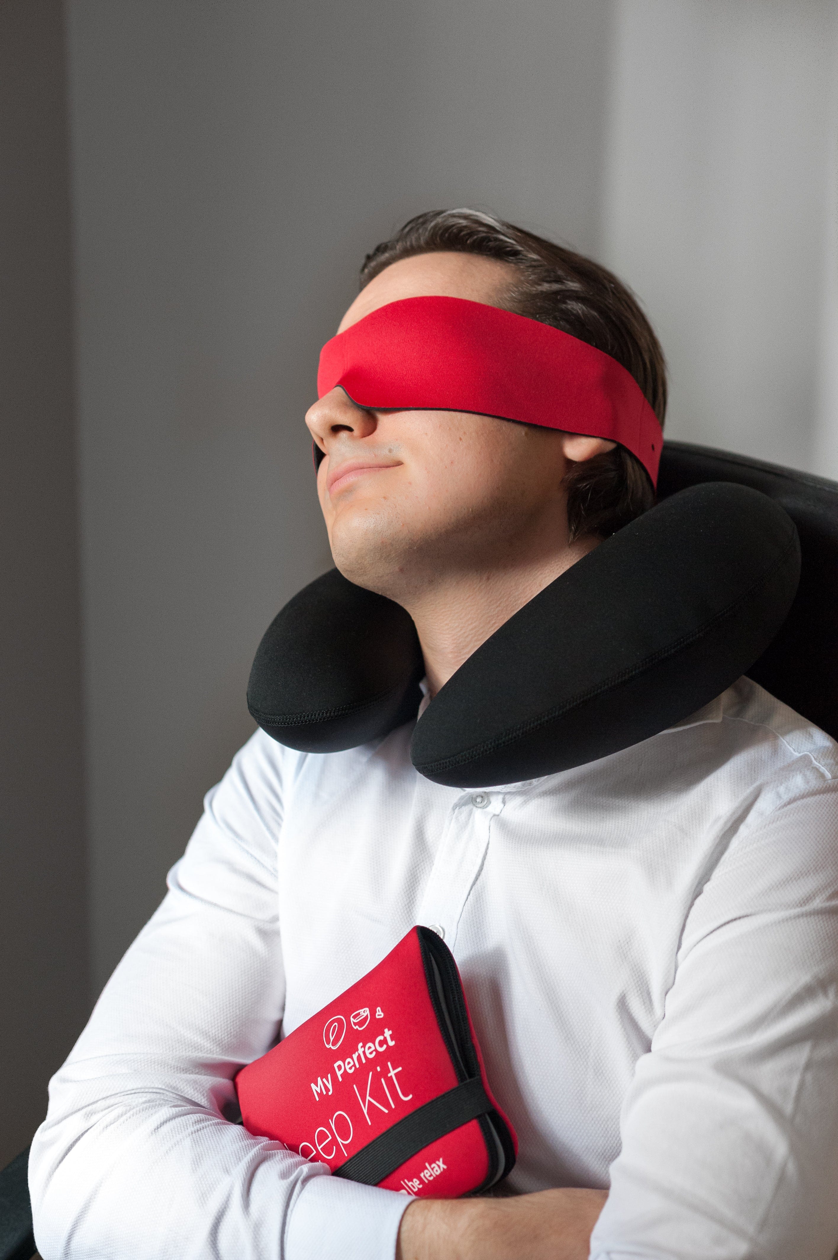 مجموعة النوم المثالية باللون الأحمر