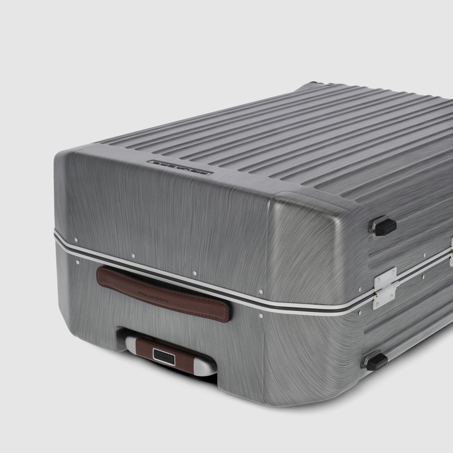 حقيبة بيكوادرو بي كيو إل إم بإطار صلب، مقاس 68 سم، مناسبة لتسجيل الوصول، لون أسود/بني فاتح - Bv4427Pqlm/Ncu