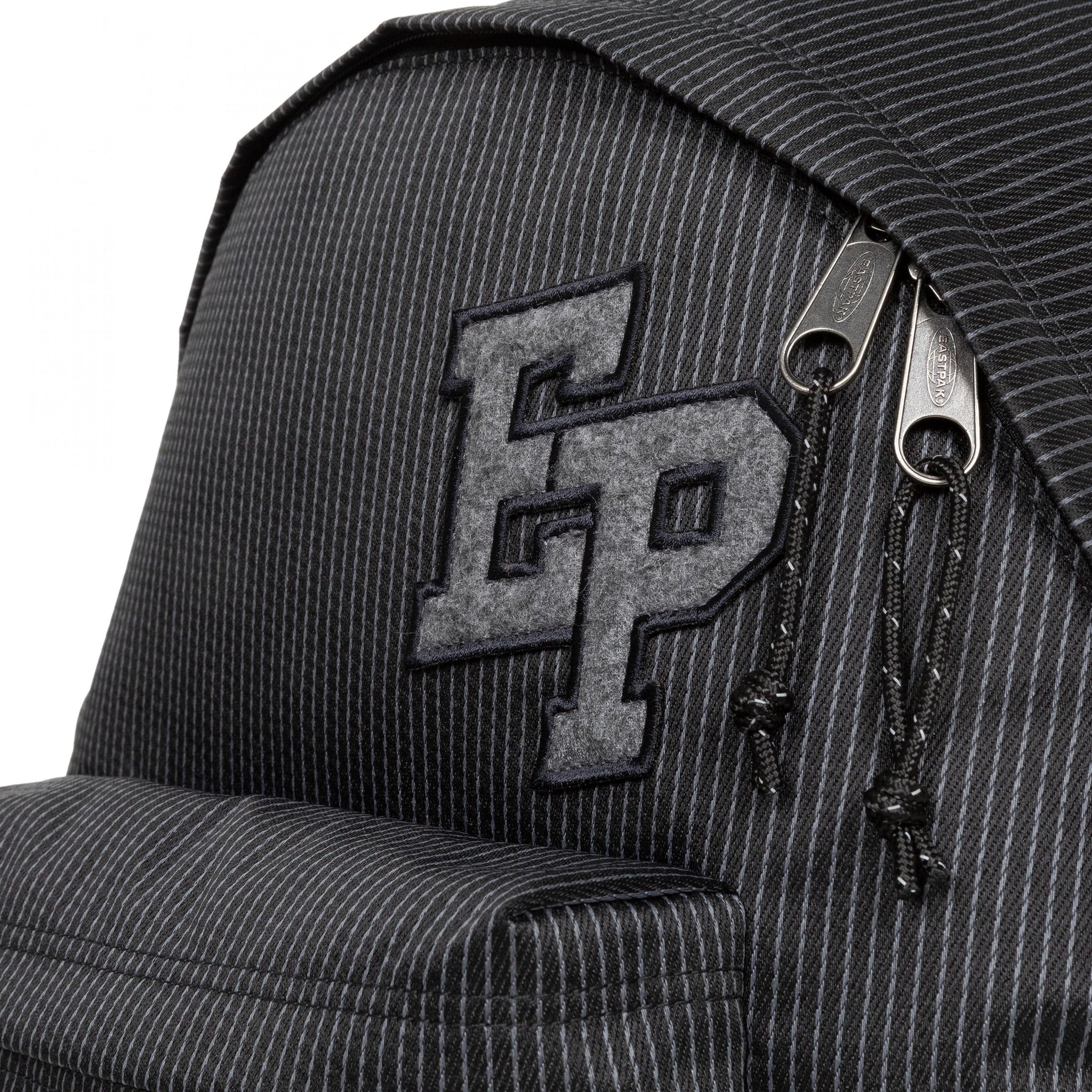 حقيبة ظهر Eastpak Padded Pak'R Base Ep سوداء متوسطة الحجم - EK0006209D7