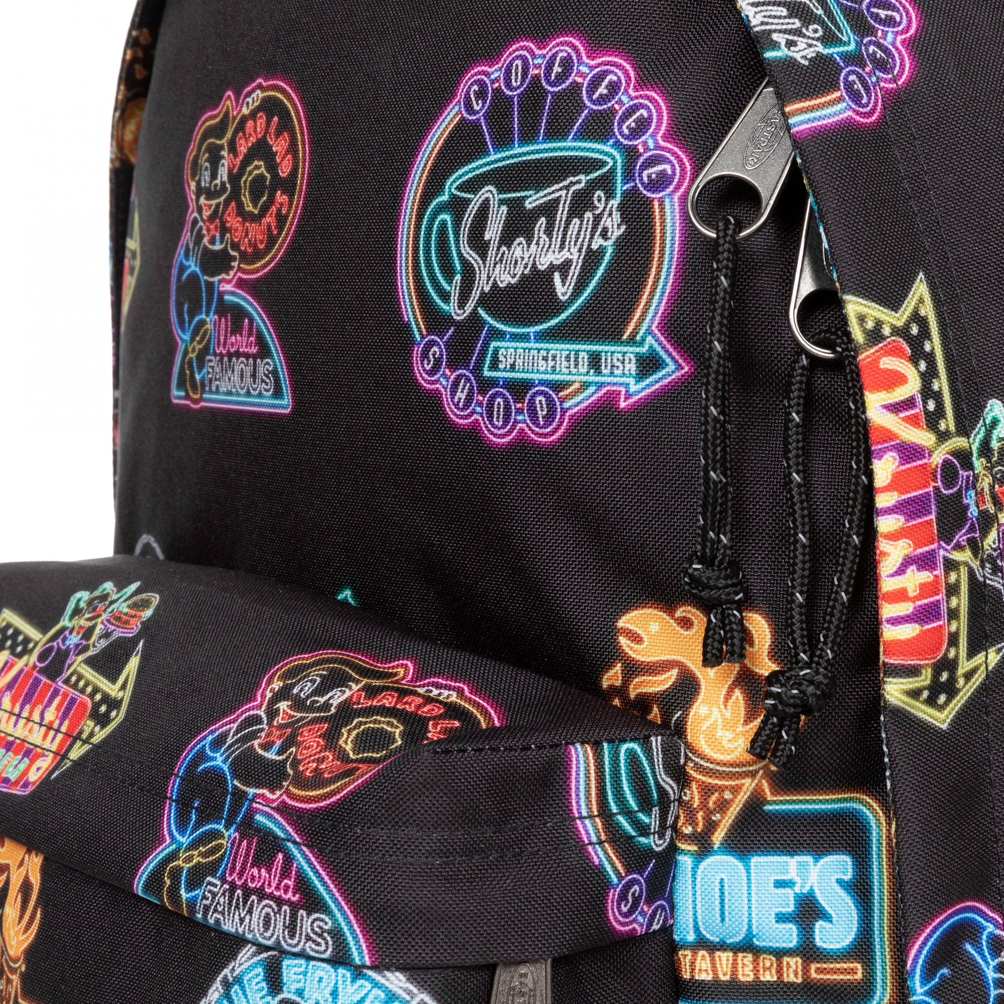 حقيبة ظهر إيست باك متوسطة الحجم بطبعة نيون "أوت أوف أوفيس سيمبسونز" - EK0007678D3