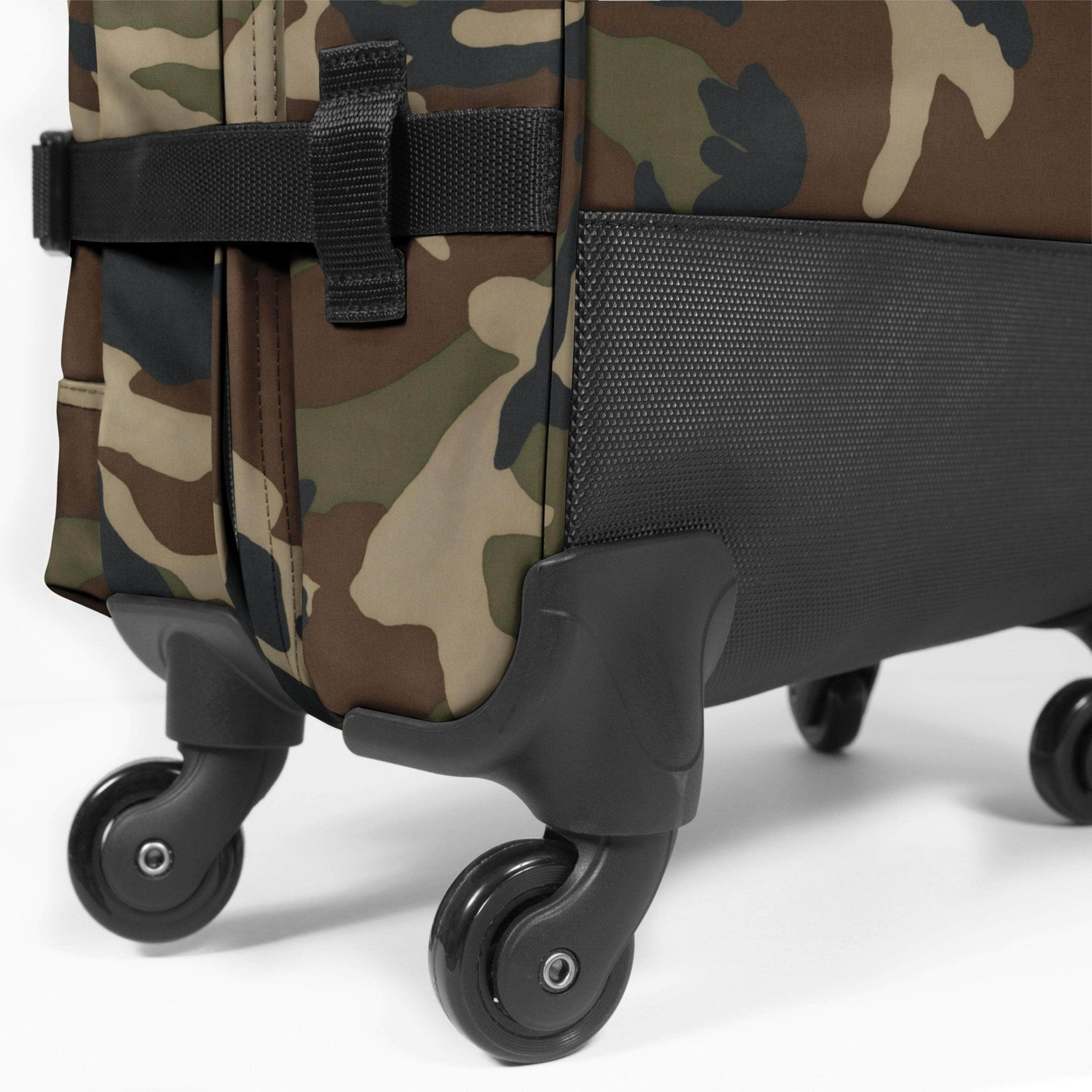 حقيبة سفر إيست باك ترانس 4 إس سوداء صغيرة ناعمة بأربع عجلات - EK00080L0081