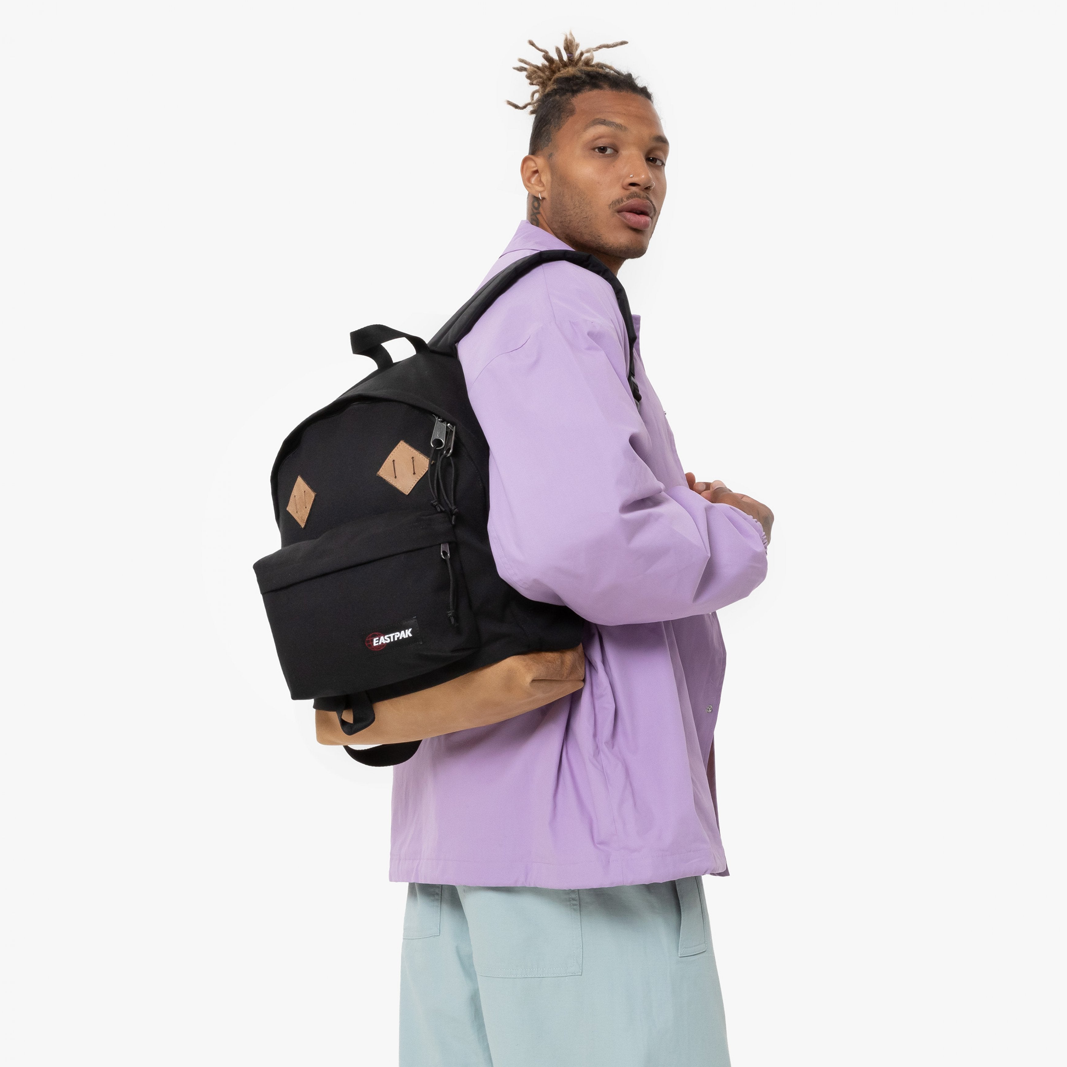 حقيبة ظهر Eastpak Wyoming Ep Return سوداء متوسطة الحجم - EK0008113K91