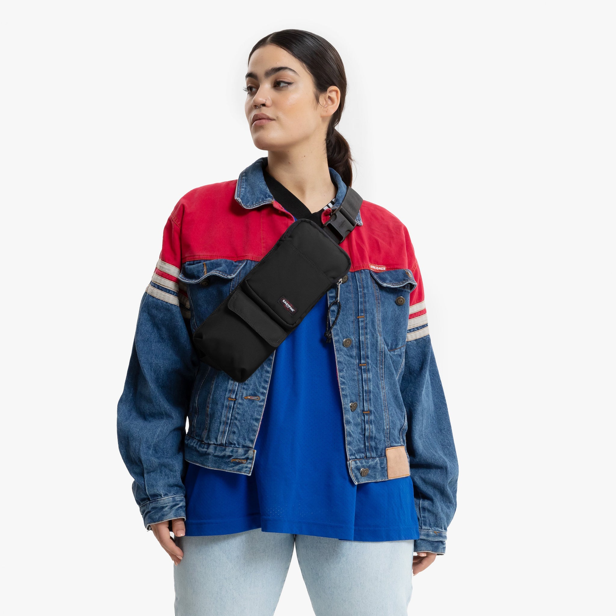 حقيبة كروس بودي صغيرة من إيست باك كروس بادي سوداء - EK0A5BFU0081