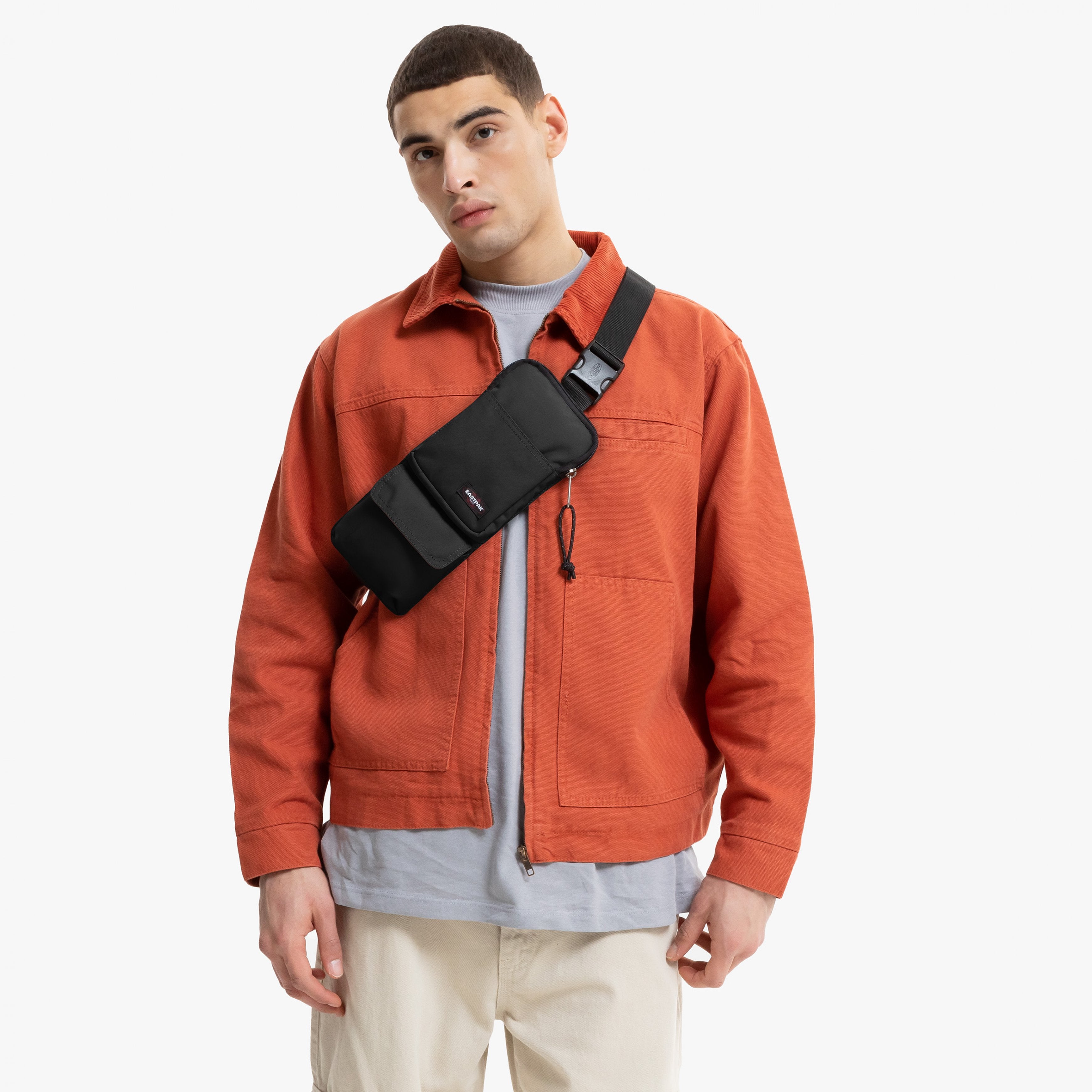 حقيبة كروس بودي صغيرة من إيست باك كروس بادي سوداء - EK0A5BFU0081