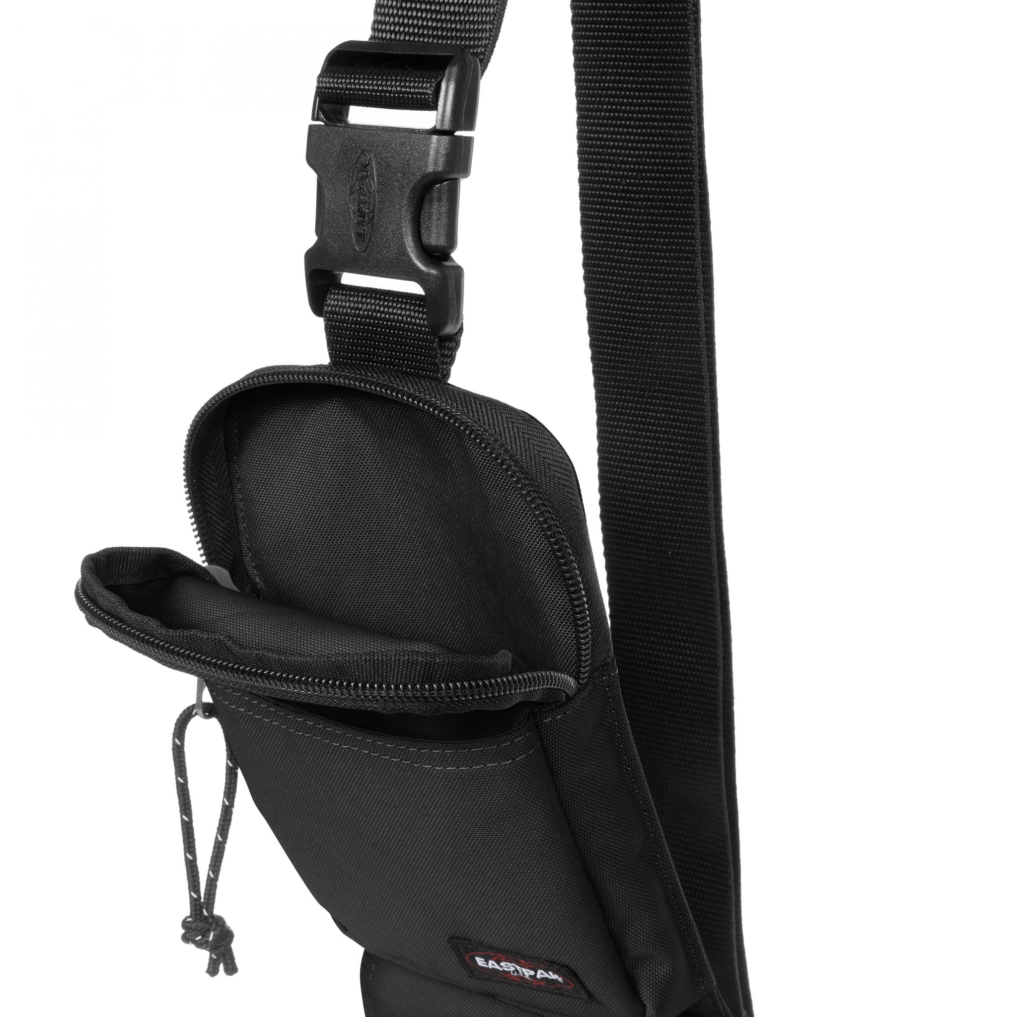 حقيبة كروس بودي صغيرة من إيست باك كروس بادي سوداء - EK0A5BFU0081