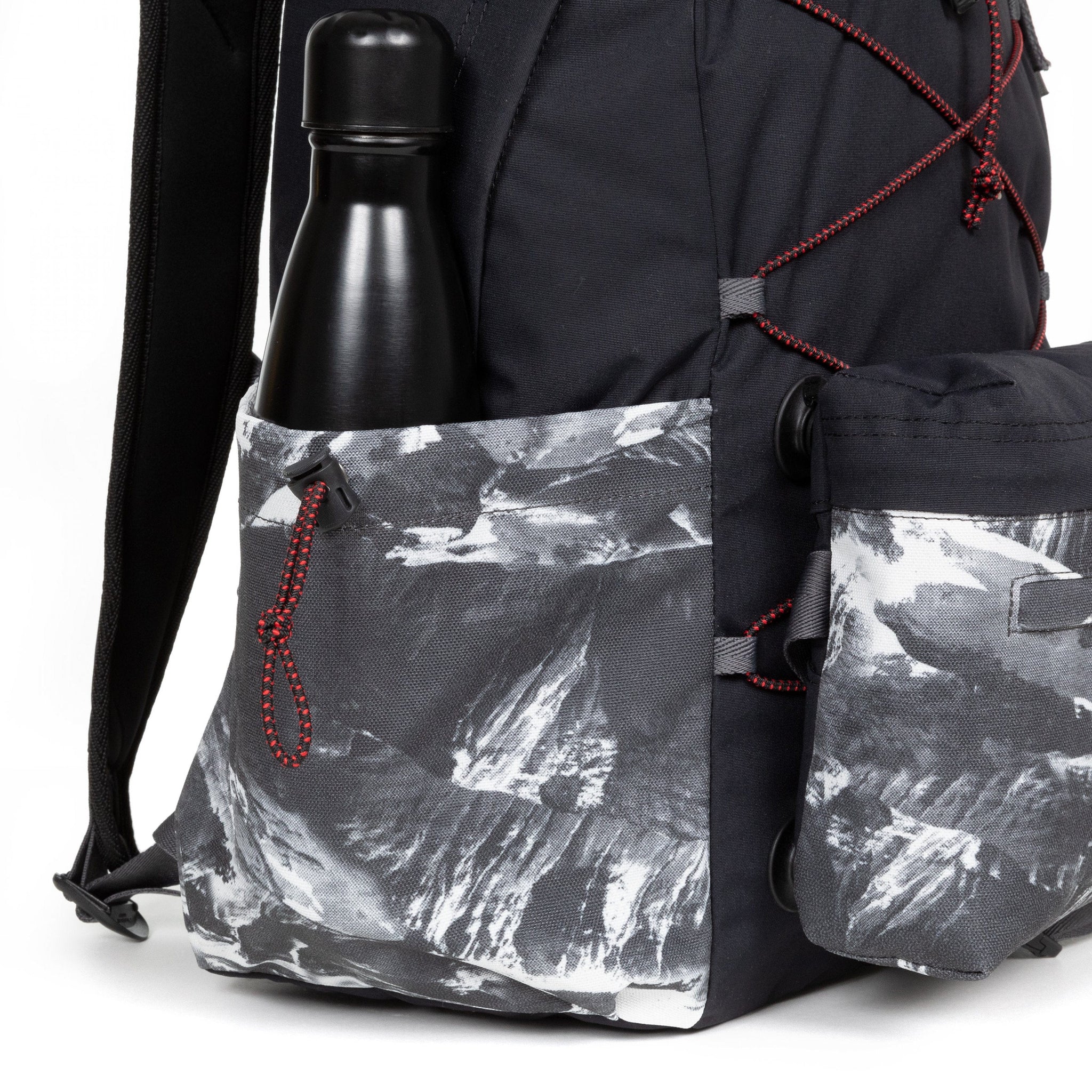 حقيبة ظهر Eastpak Padded Mount Lab Mount Lab كبيرة للكمبيوتر المحمول باللون الأسود - EK0A5BG79D2