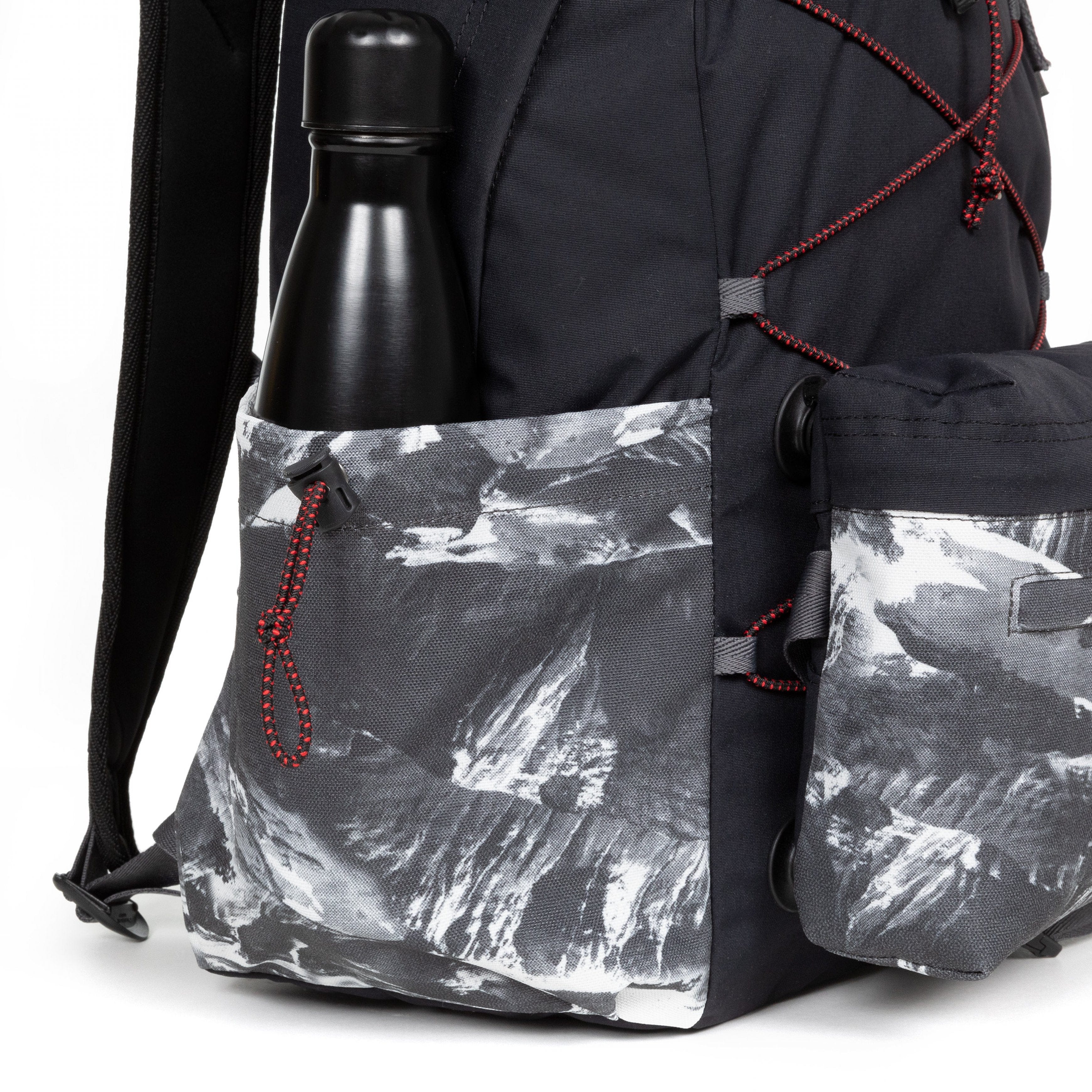 حقيبة ظهر Eastpak Padded Mount Lab Mount Lab كبيرة للكمبيوتر المحمول باللون الأسود - EK0A5BG79D2